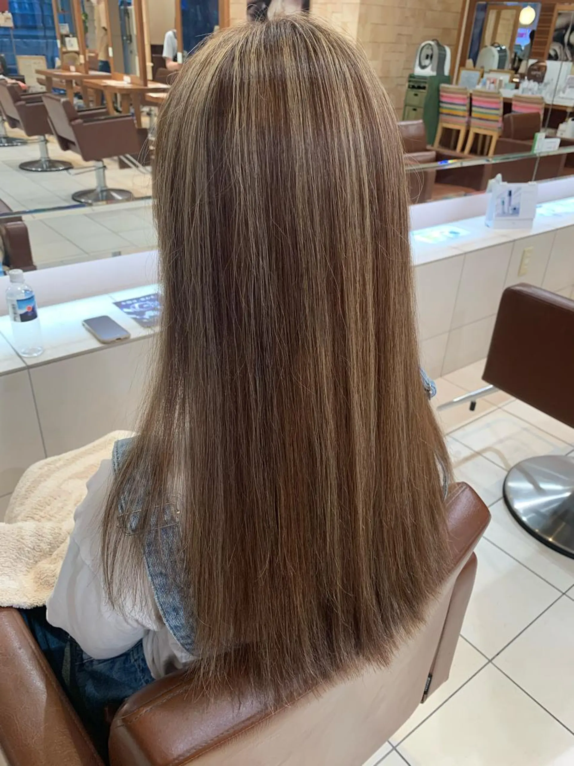 ロング カラー ハイライトカラー ハイライト カット ヘアカラー トリートメント ハイトーンカラー🩵 耳ツボジュエリー👂のその他イメージ