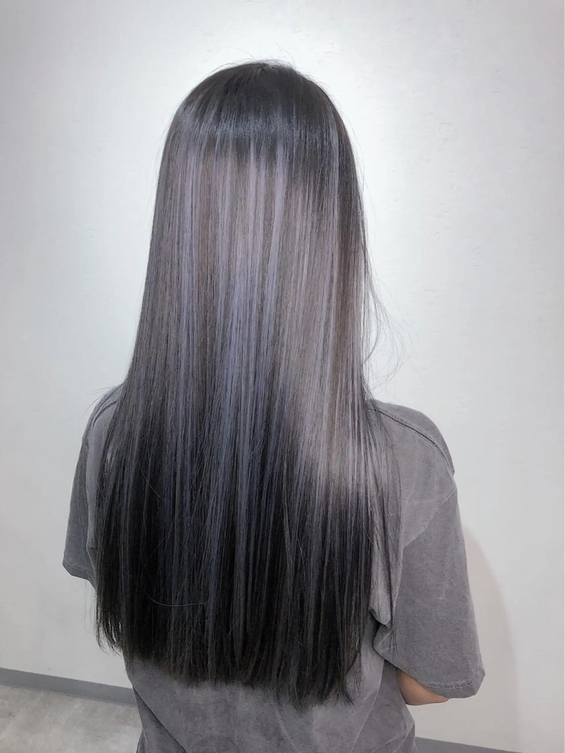 セミロング カラー _WHITE 高槻のヘアスタイル