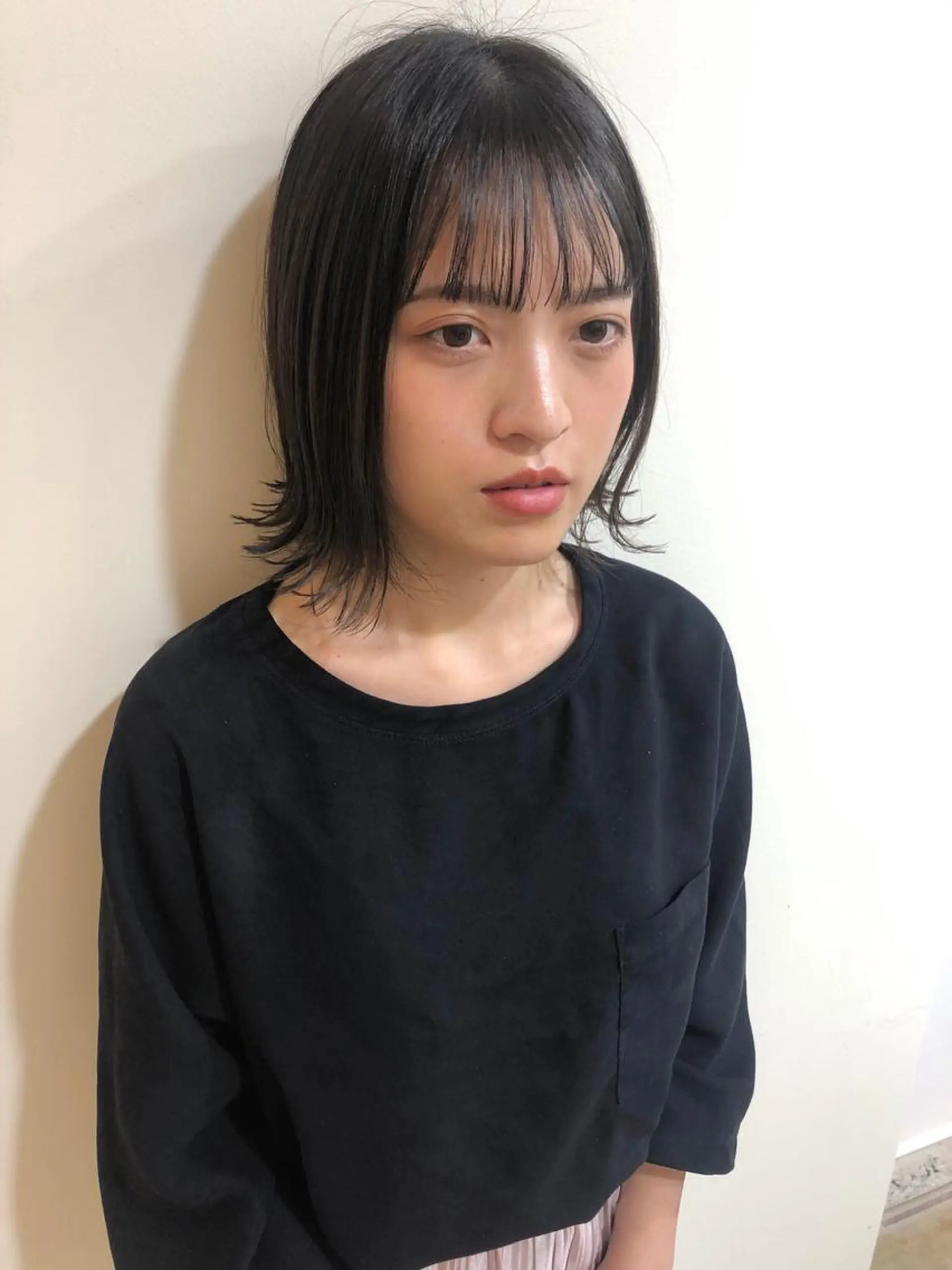 ショート MIOベージュカラー 柔らかいカラーのヘアスタイル