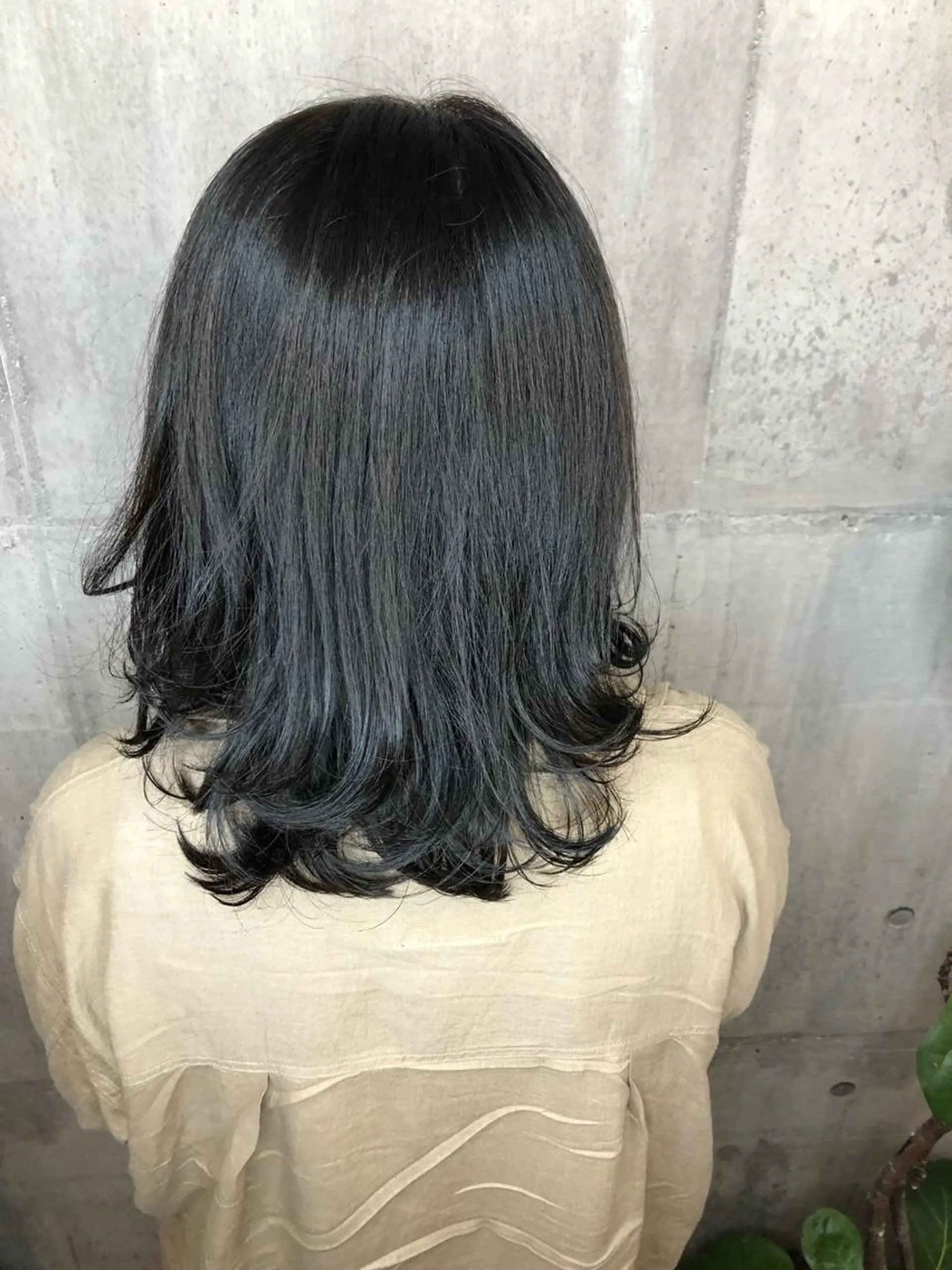 ミディアム カラー 黒髪 ブルーカラー ブルーブラック 過去一の柔髪ヘア 🌿einshairのヘアスタイル