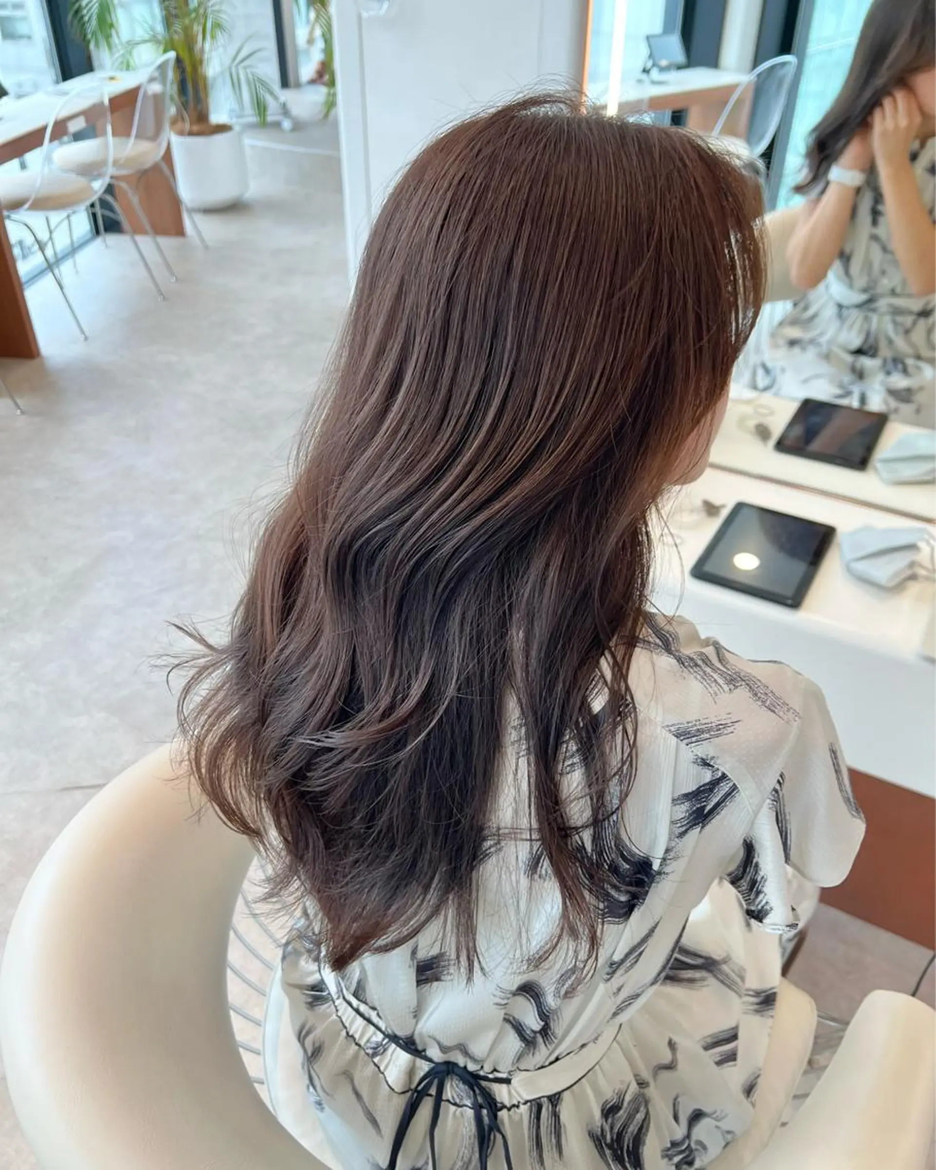 セミロング カラー ベージュカラー ミルクティーベージュ 韓国風ヘア レイヤーカット カット ヘアカラー トリートメント ヘアセット 韓国レイヤー🇰🇷 韓国研修◎渋谷カイトのヘアスタイル