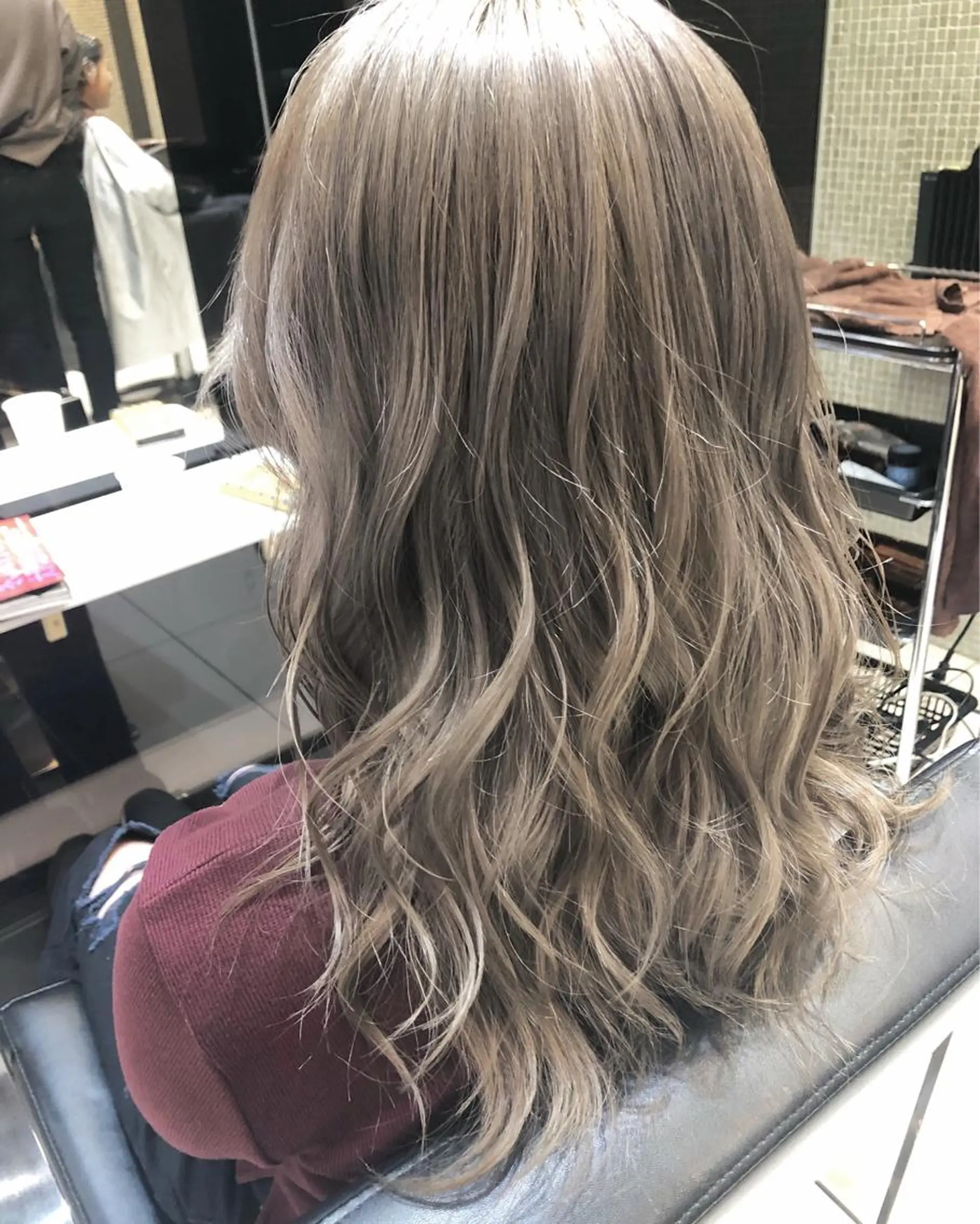 ロング カラー ベージュカラー ホワイトベージュ 女性リピ90%🍨 🩷佐藤みずきのヘアスタイル