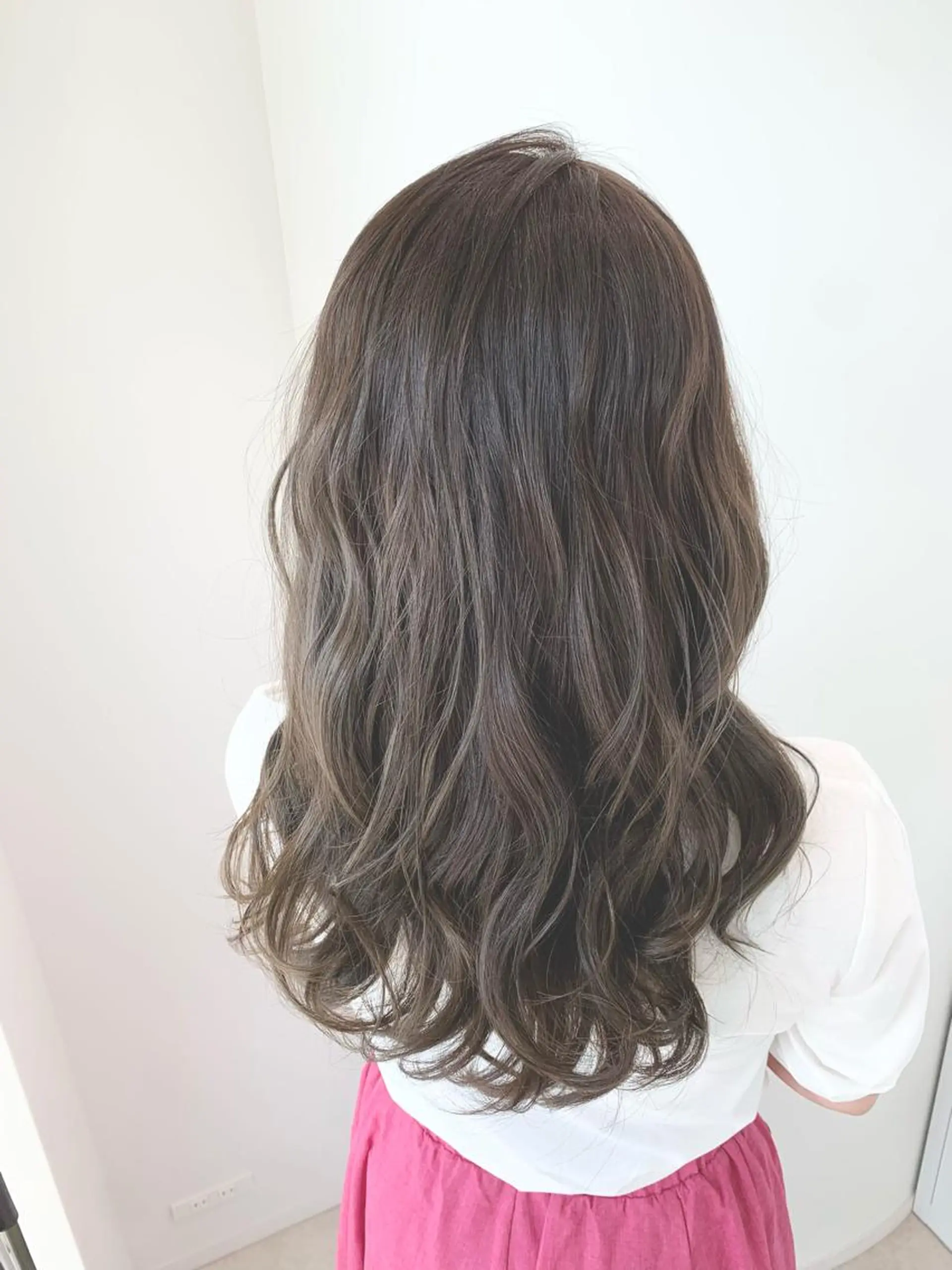 セミロング カラー 銀座フリーランススタ イリストMIYUKIのヘアスタイル