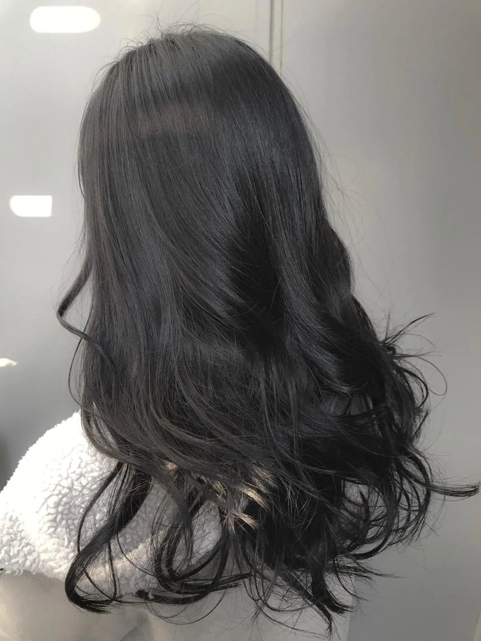 ロング カラー アッシュ 透明感カラー オリーブアッシュ 【透明感、艶髪】西村 有司のヘアスタイル