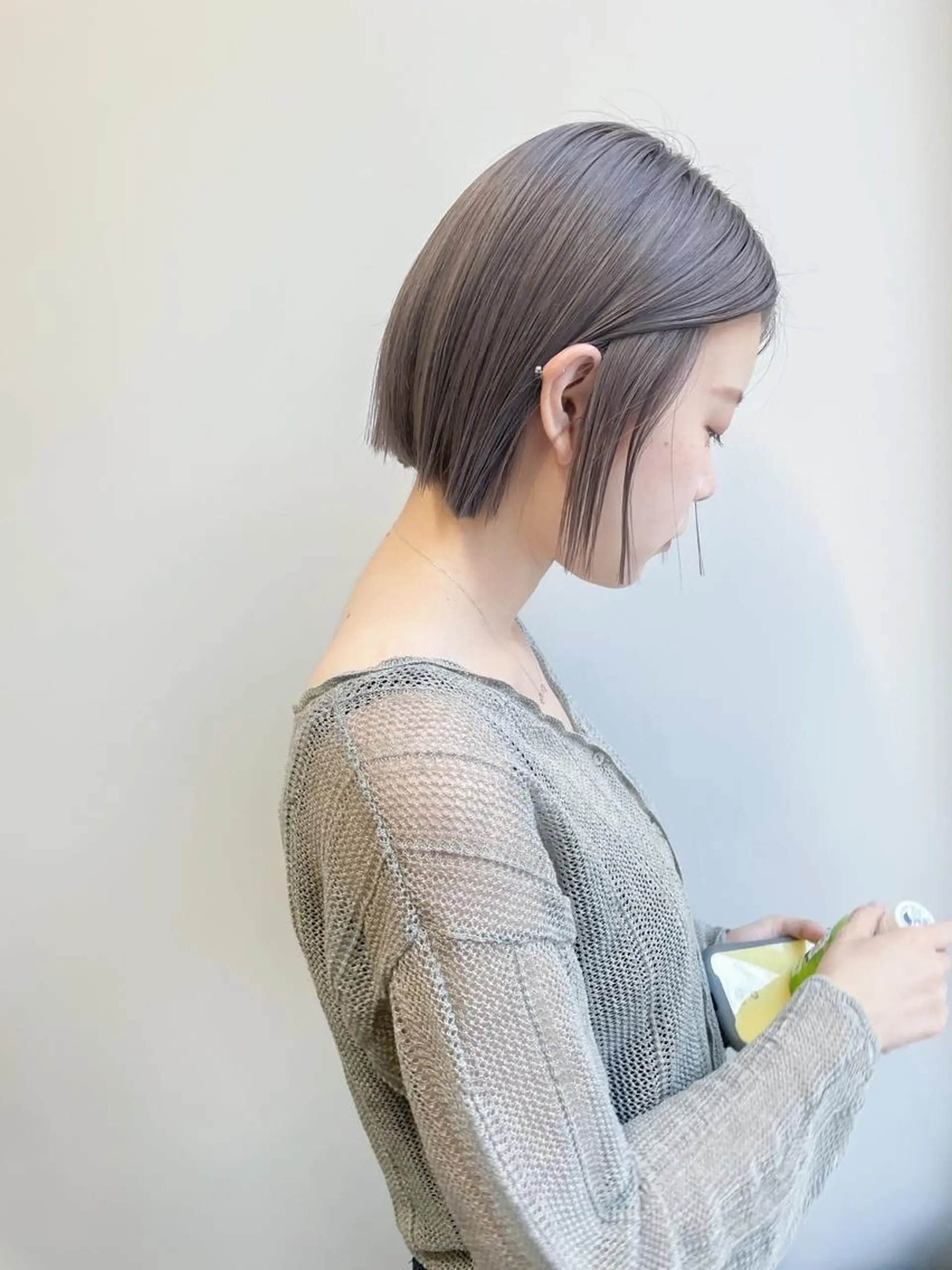 ミディアム カラー パーマ アディクシーカラー ブリーチ ブロンド ブルーカラー ハイライトカラー カット トリートメント CEINE PATHのヘアスタイル