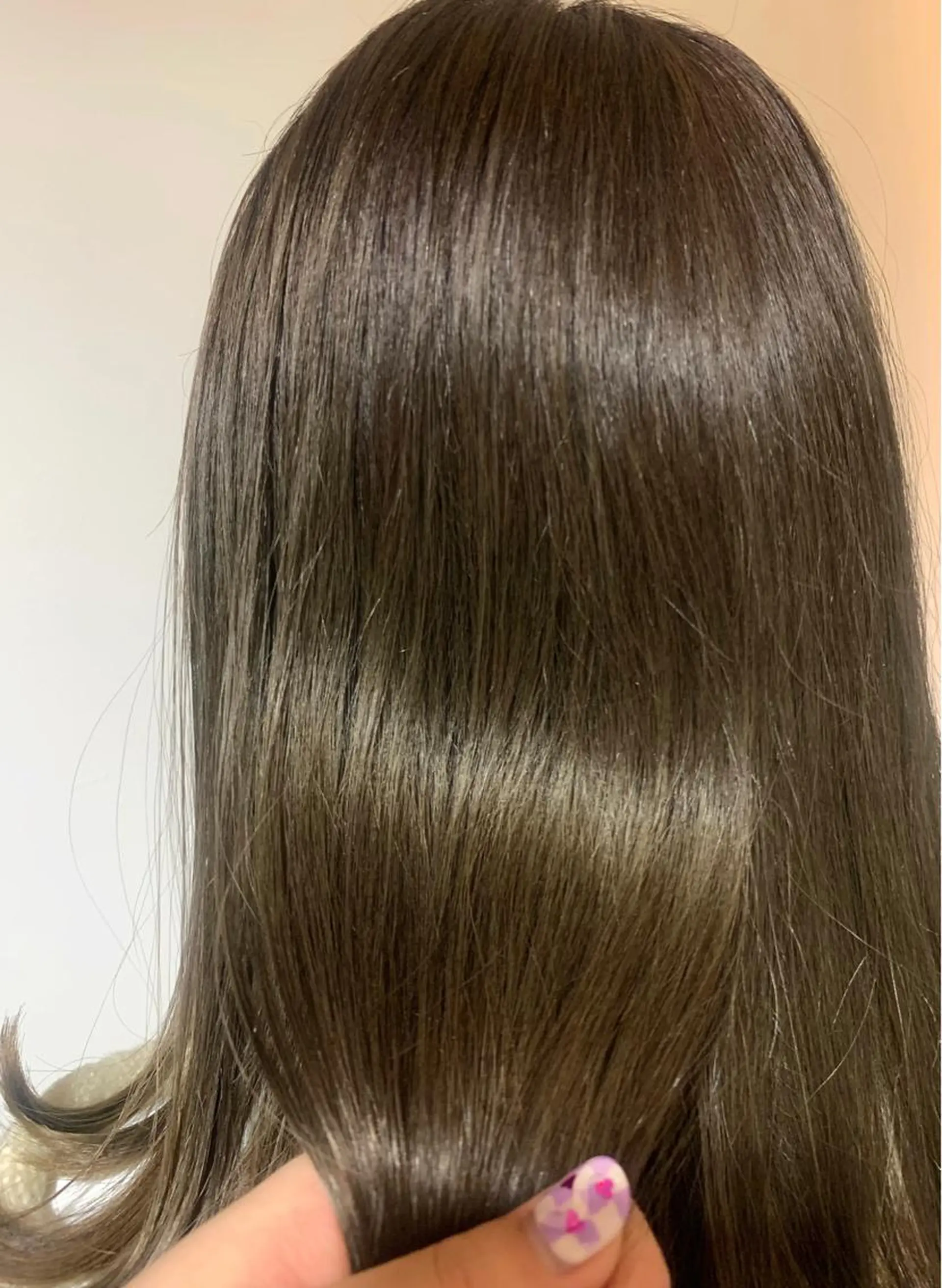 ミディアム カラー アッシュ グレージュ オリーブグレージュ オリーブグレー 傷ませない縮毛矯正／ 吉岡 美江のヘアスタイル