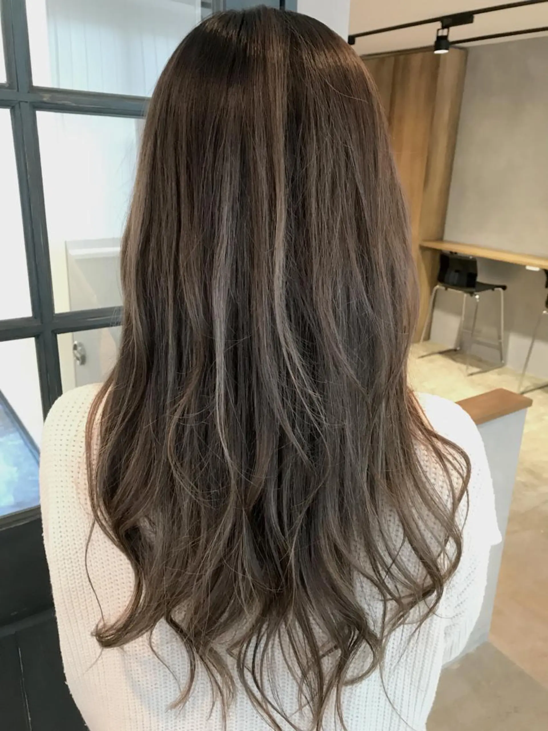 ロング カラー パーマ アッシュ アッシュグレー アッシュグレージュ グレージュ カット パーマ トリートメント タカサキ ケイタのヘアスタイル