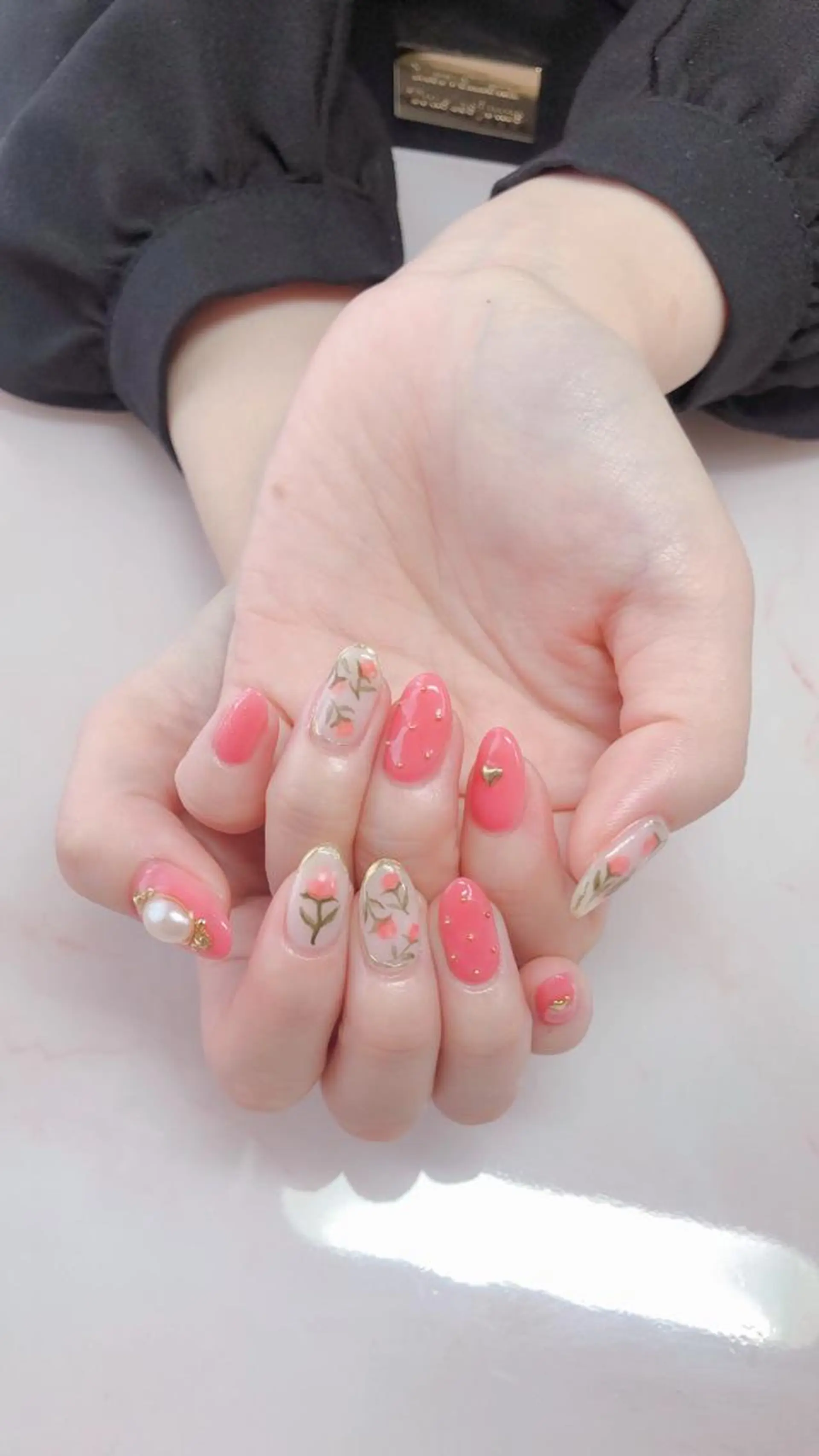 ネイル ハンドネイル ハンドケア ハク キのネイルデザイン