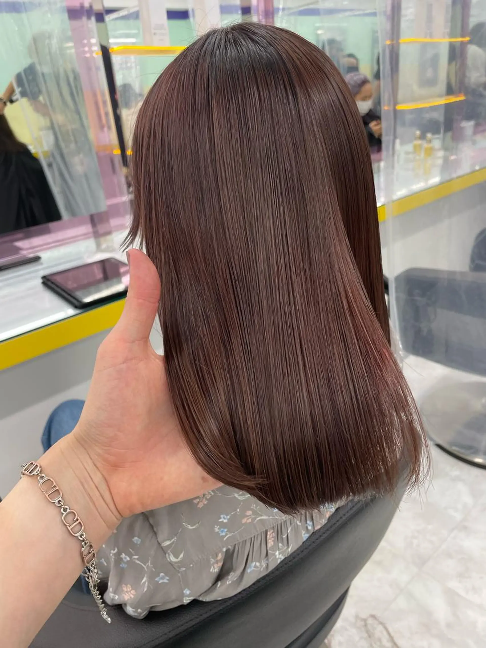 セミロング カラー パーマ ヘアアレンジ ネイル マツエク・マツパ 韓国風ベージュ🤎 赤みなし🌿横浜🤎のヘアスタイル