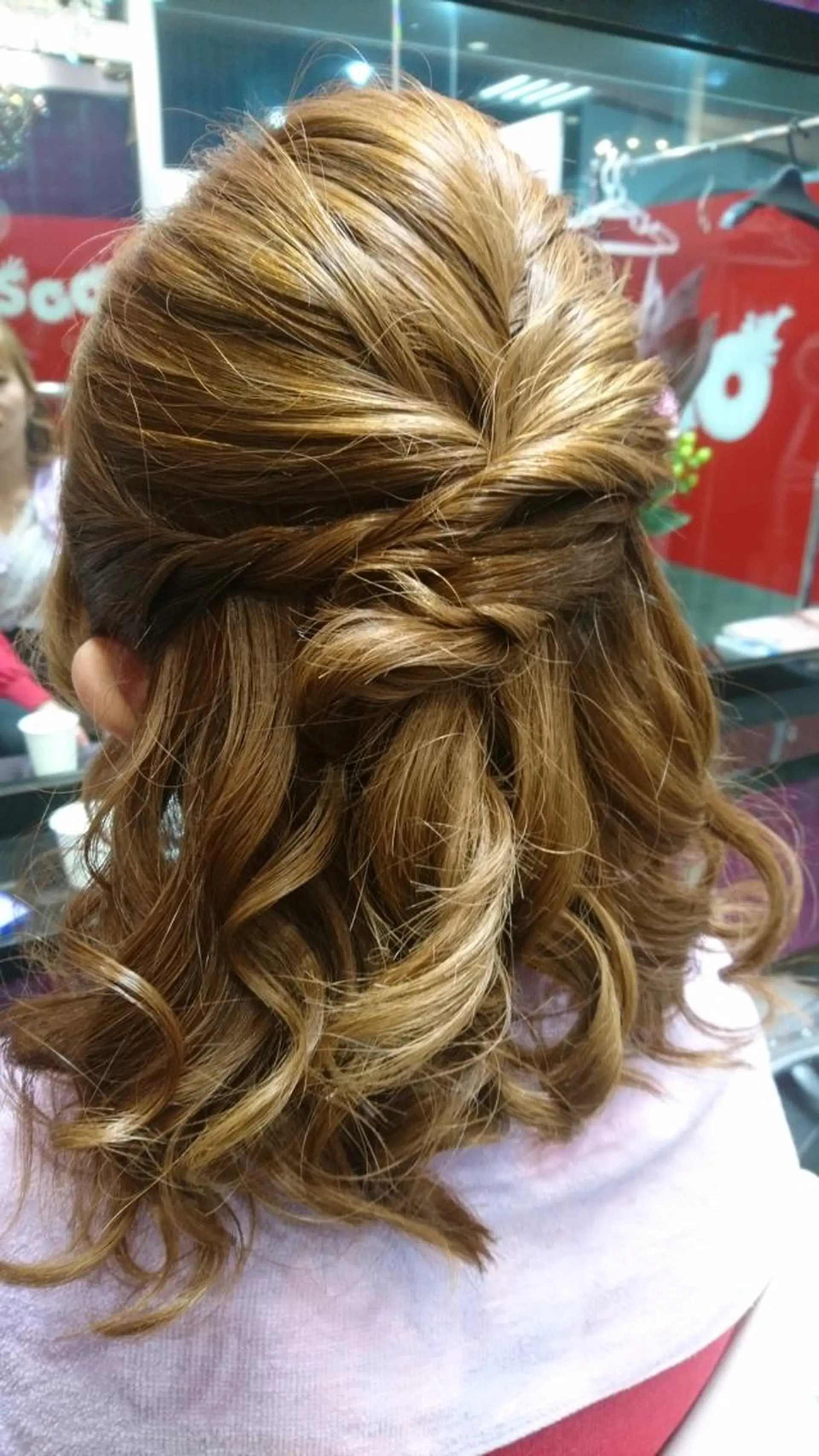 ヘアアレンジ ハーフアップ 横山 千春のヘアスタイル