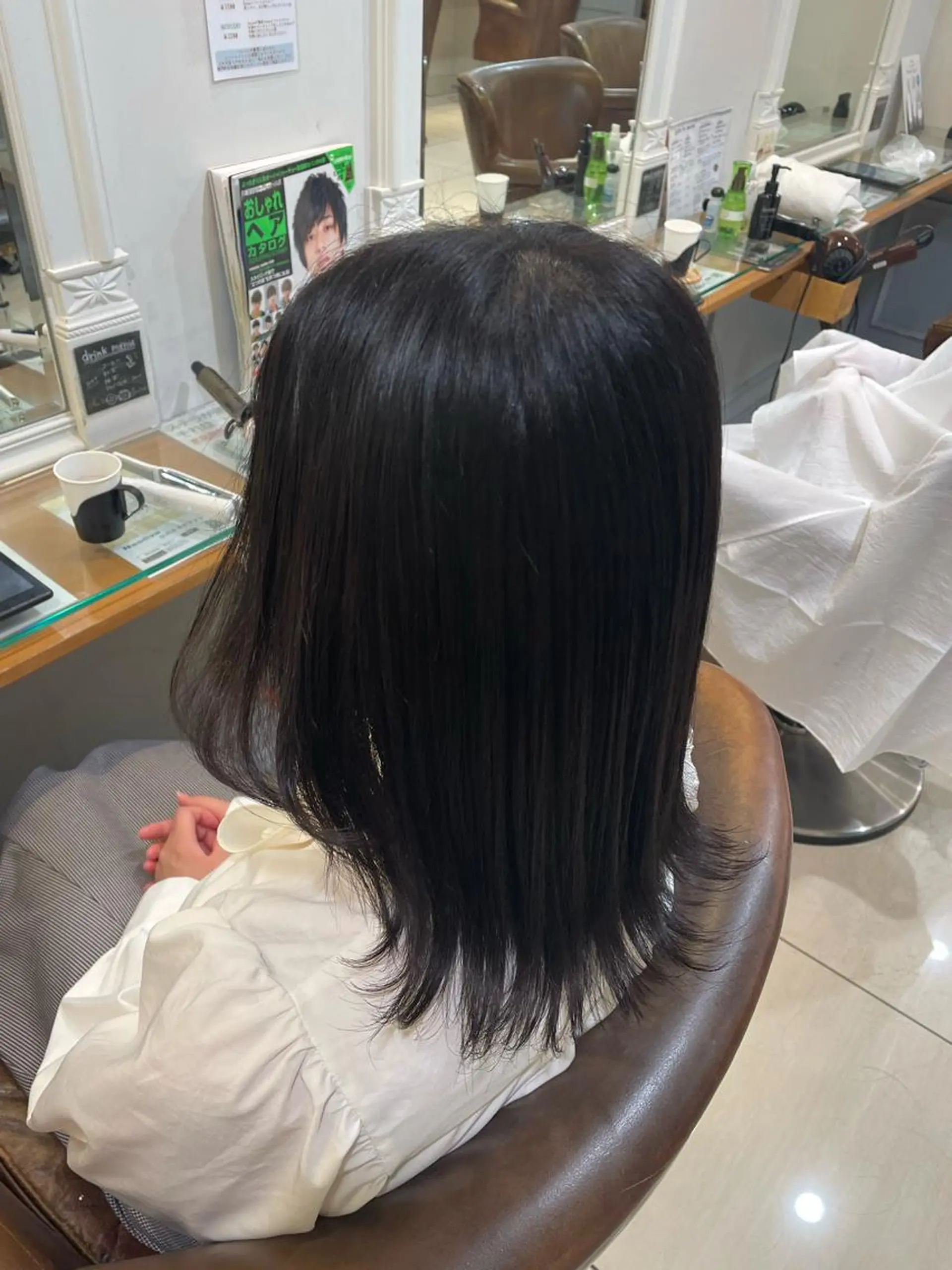 ミディアム カラー Neolive 千尋のヘアスタイル