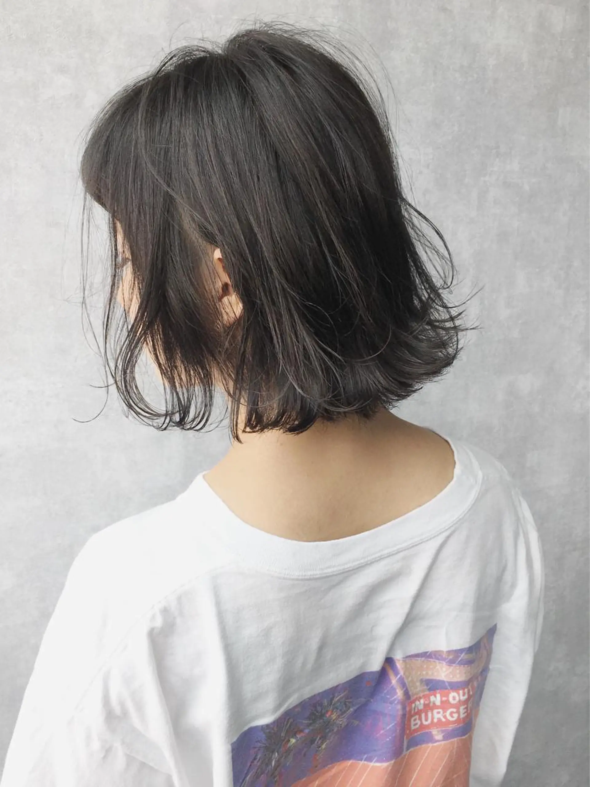 ショート カラー ダークグレー ダークグレージュ グレージュ ハイライトカラー ハイライト レイヤーカット BLend 渋谷のヘアスタイル