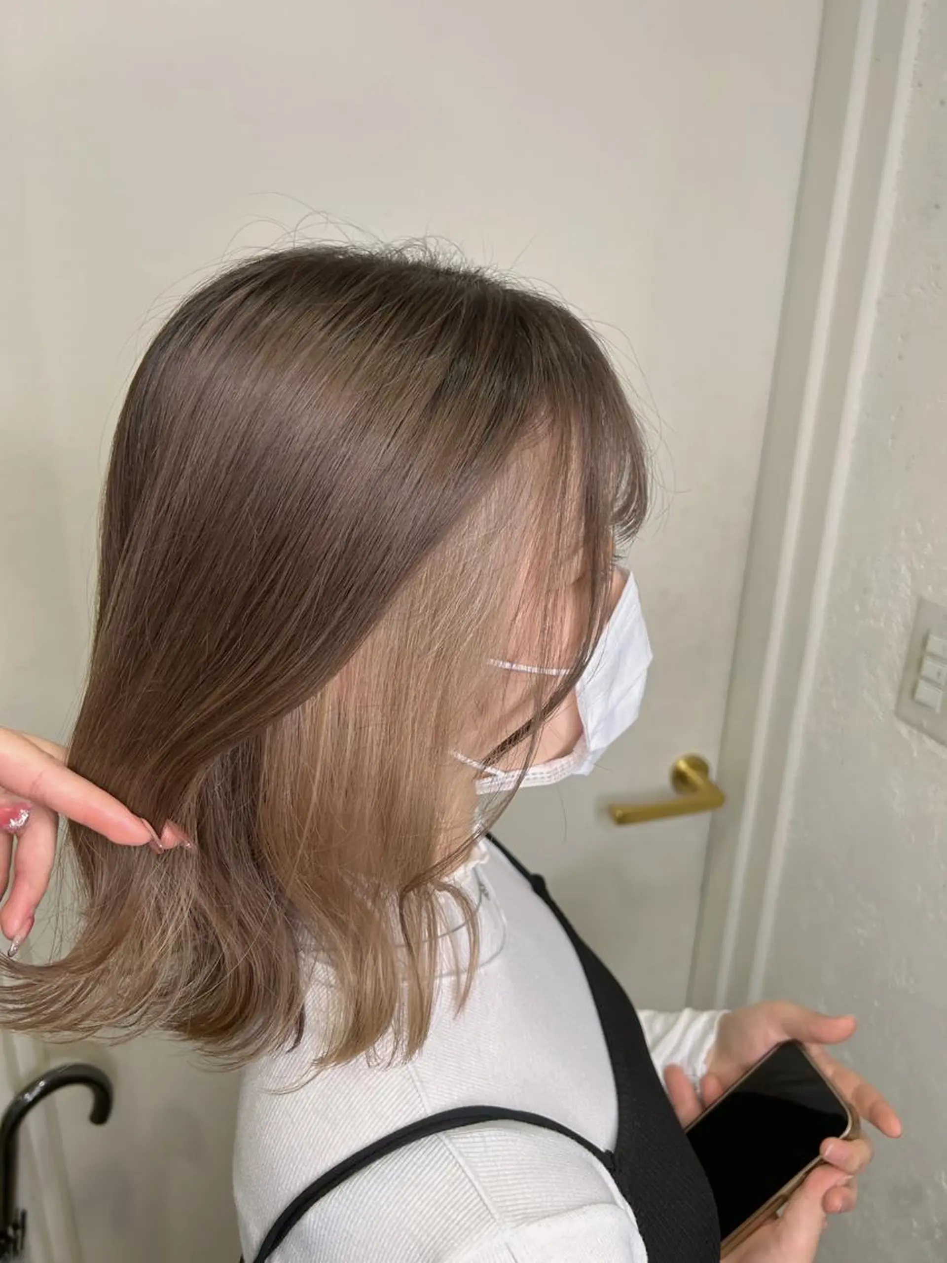 ミディアム 透明感カラー NAN AMI グレージュのヘアスタイル