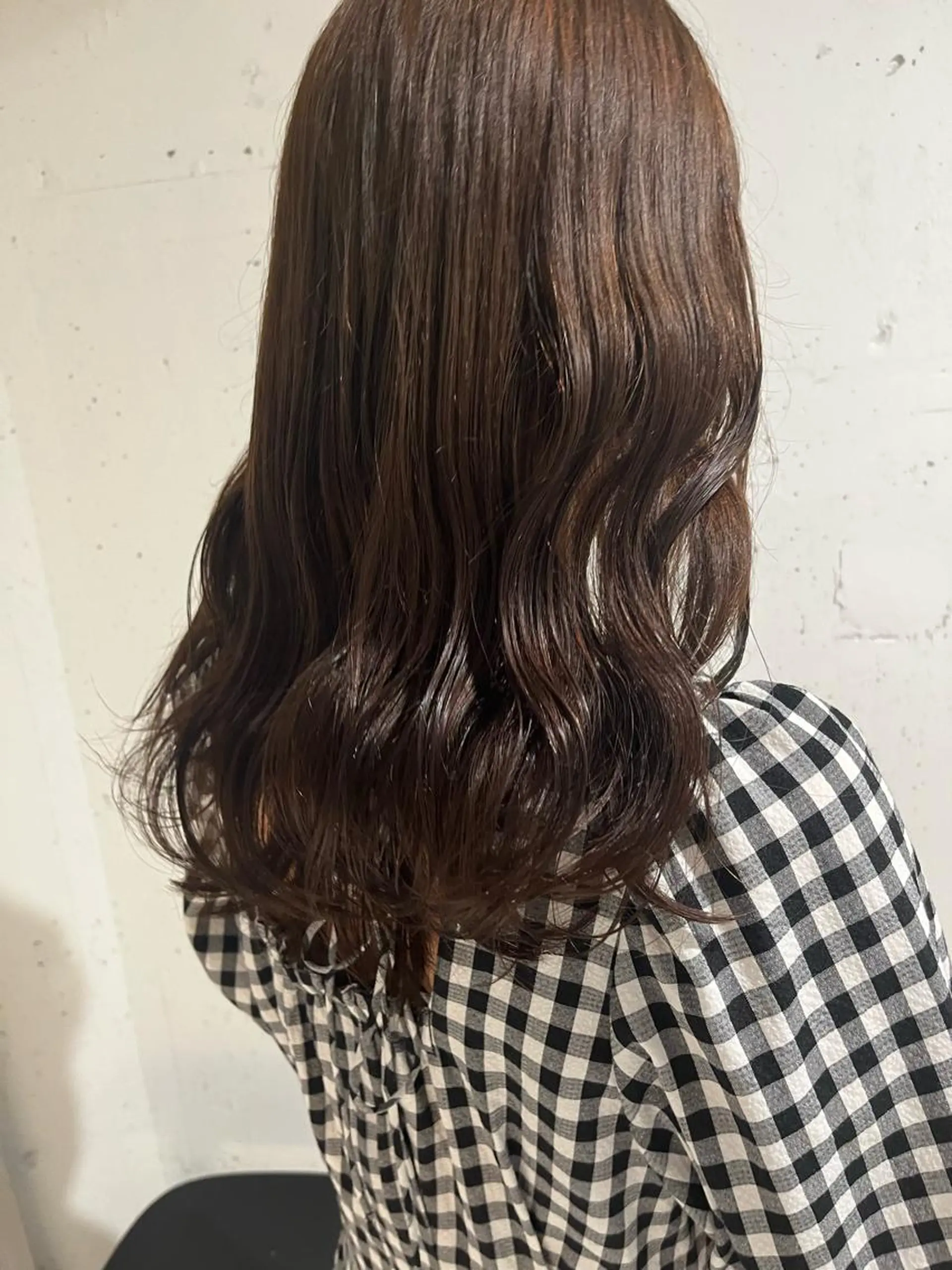 セミロング カラー アッシュ ベージュカラー 透明感カラー オリーブベージュ 外国人風カラー ヘアカラー トリートメント ヘッドスパ ヘアセット カジュアルを女っぽく 𝗮𝘆𝗮𝗰𝗼のヘアスタイル