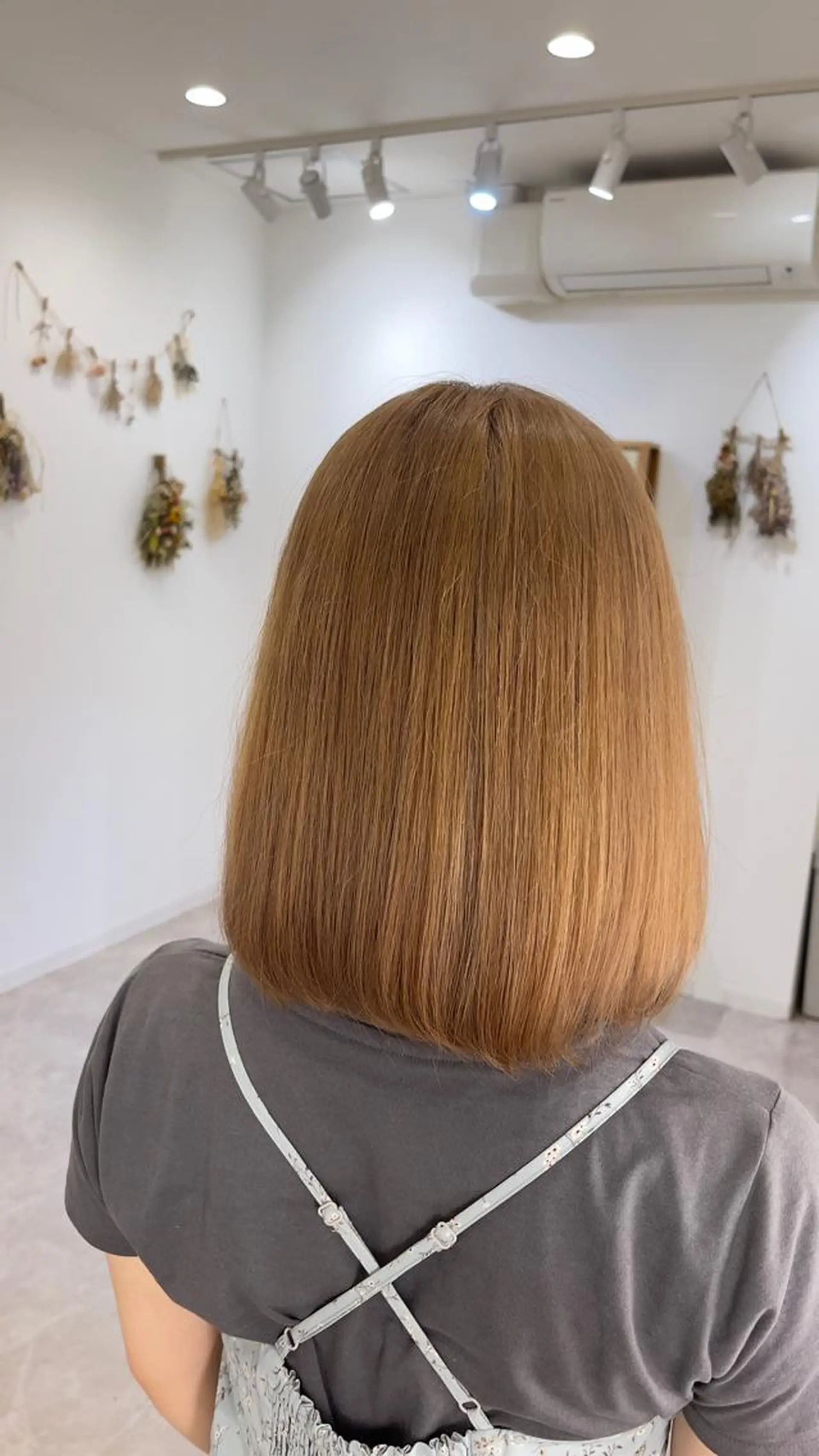 ショート カラー グレージュ 縮毛・酸性ストレート 特化のヘアスタイル