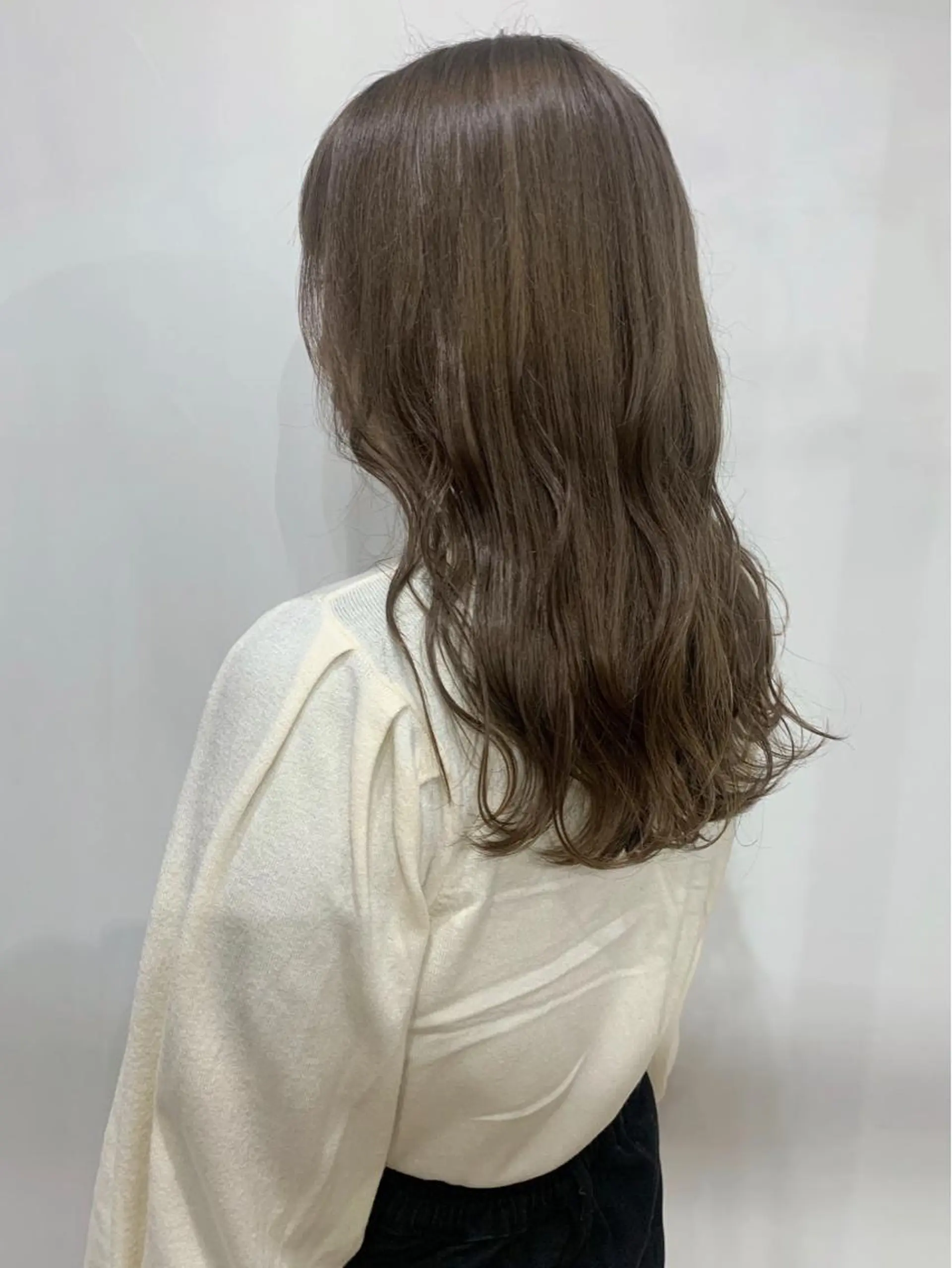 カラー white.梅田 デザインカラー🦄のヘアスタイル