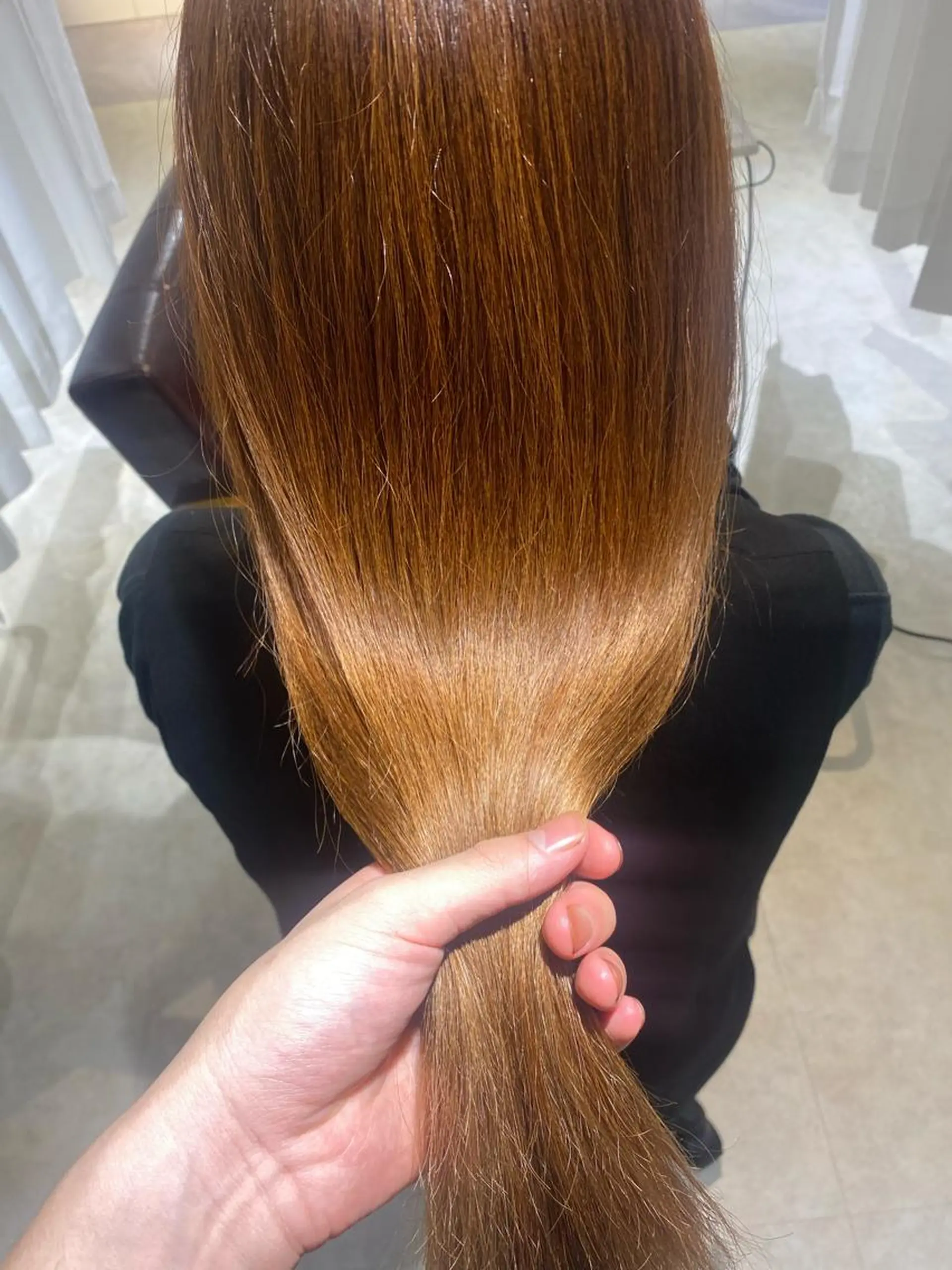 カラー オレンジ 縮毛矯正とレイヤー カット/杉村凜汰郎のヘアスタイル