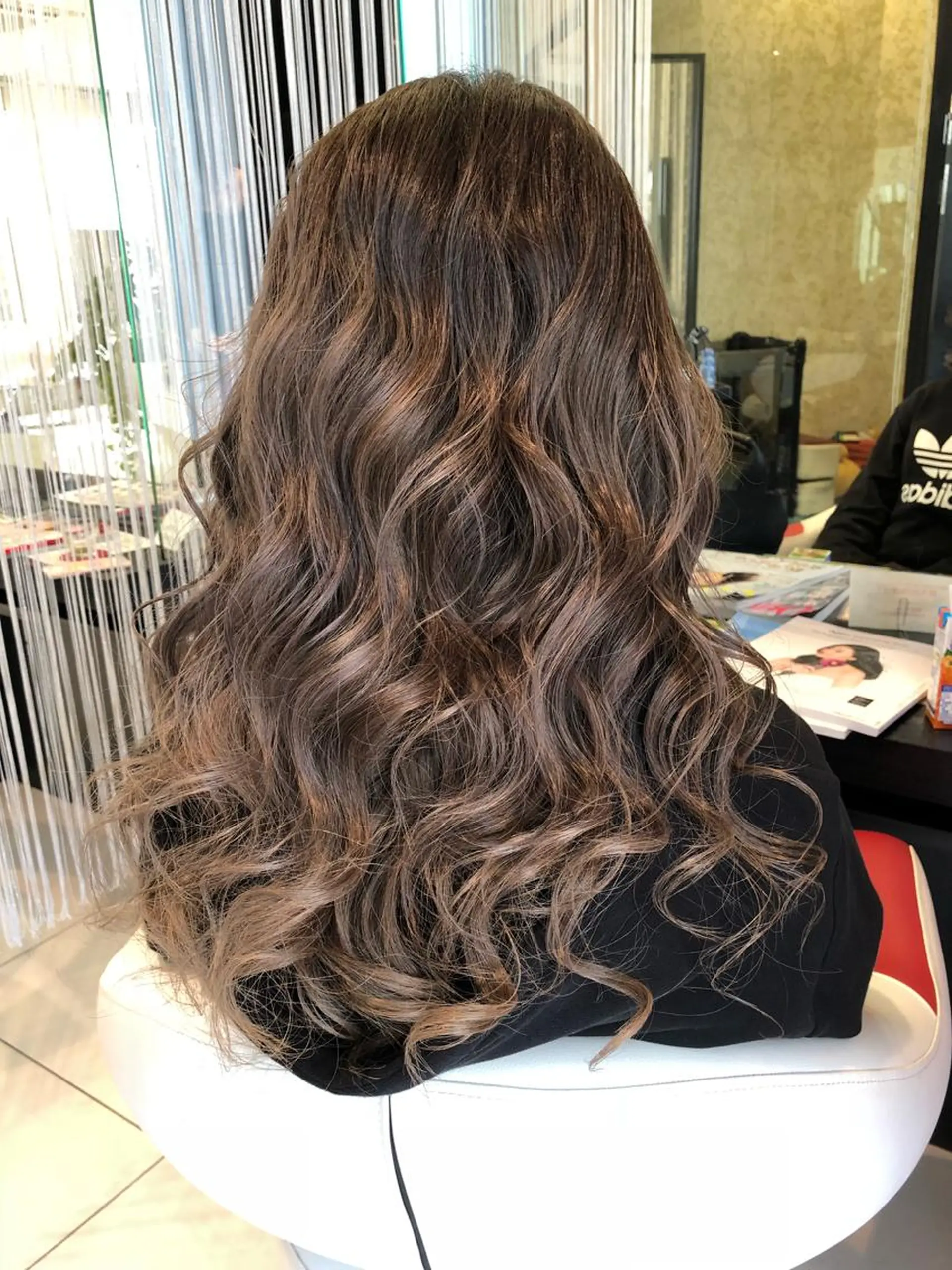 セミロング カラー ヘアアレンジ ブリーチ グラデーションカラー 大塚 貴之のヘアスタイル