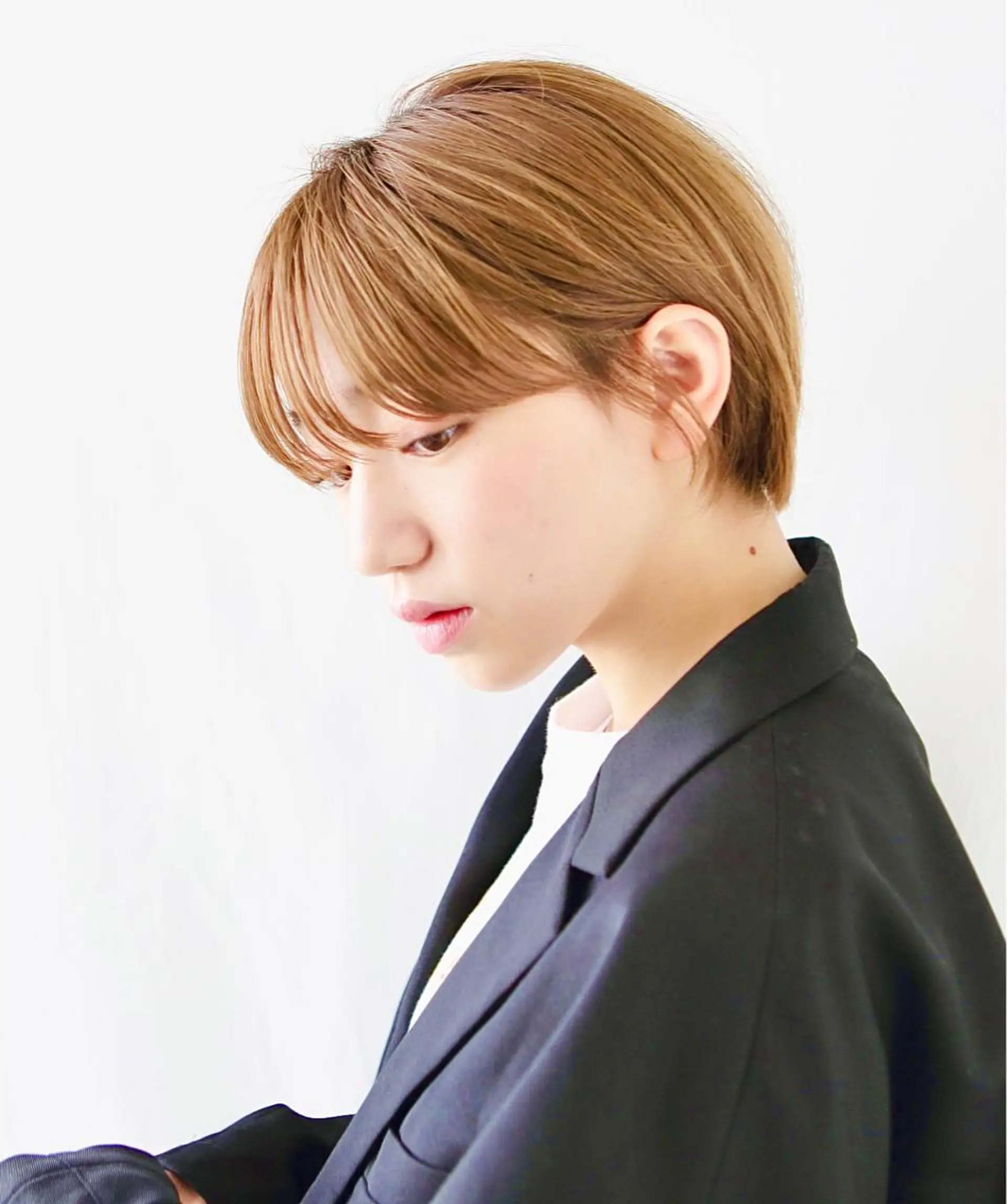 ショート カラー ショートボブ ハンサムショート アディクシーカラー イヤリングカラー ハイライトカラー カット ヘアカラー トリートメント ショートボブ髪質改善 縮毛矯正のプロ山道潤のヘアスタイル