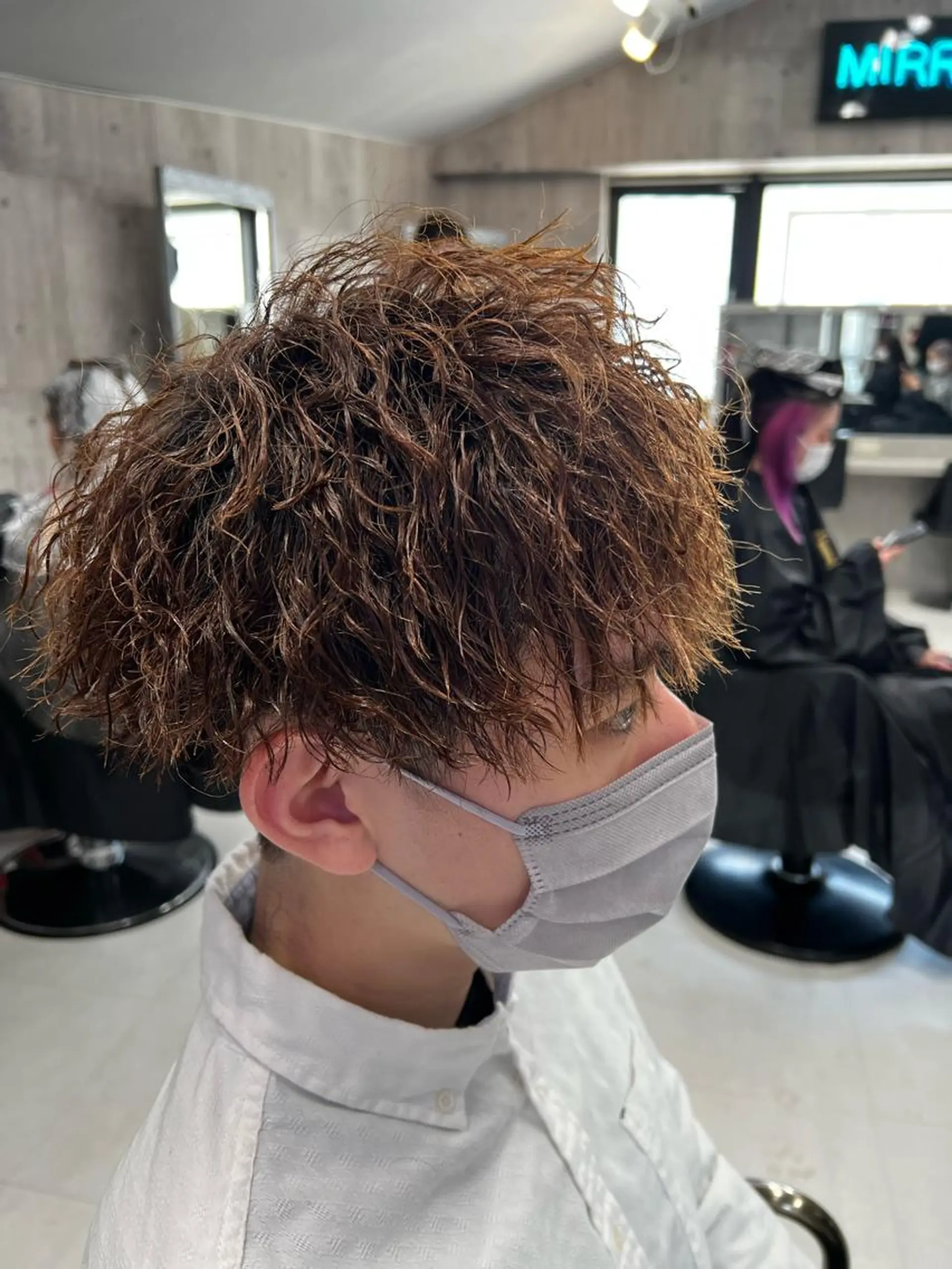 ショート パーマ メンズ ヘアカラー トリートメント ヘアセット メンズパーマ名人 TAKUMAのヘアスタイル