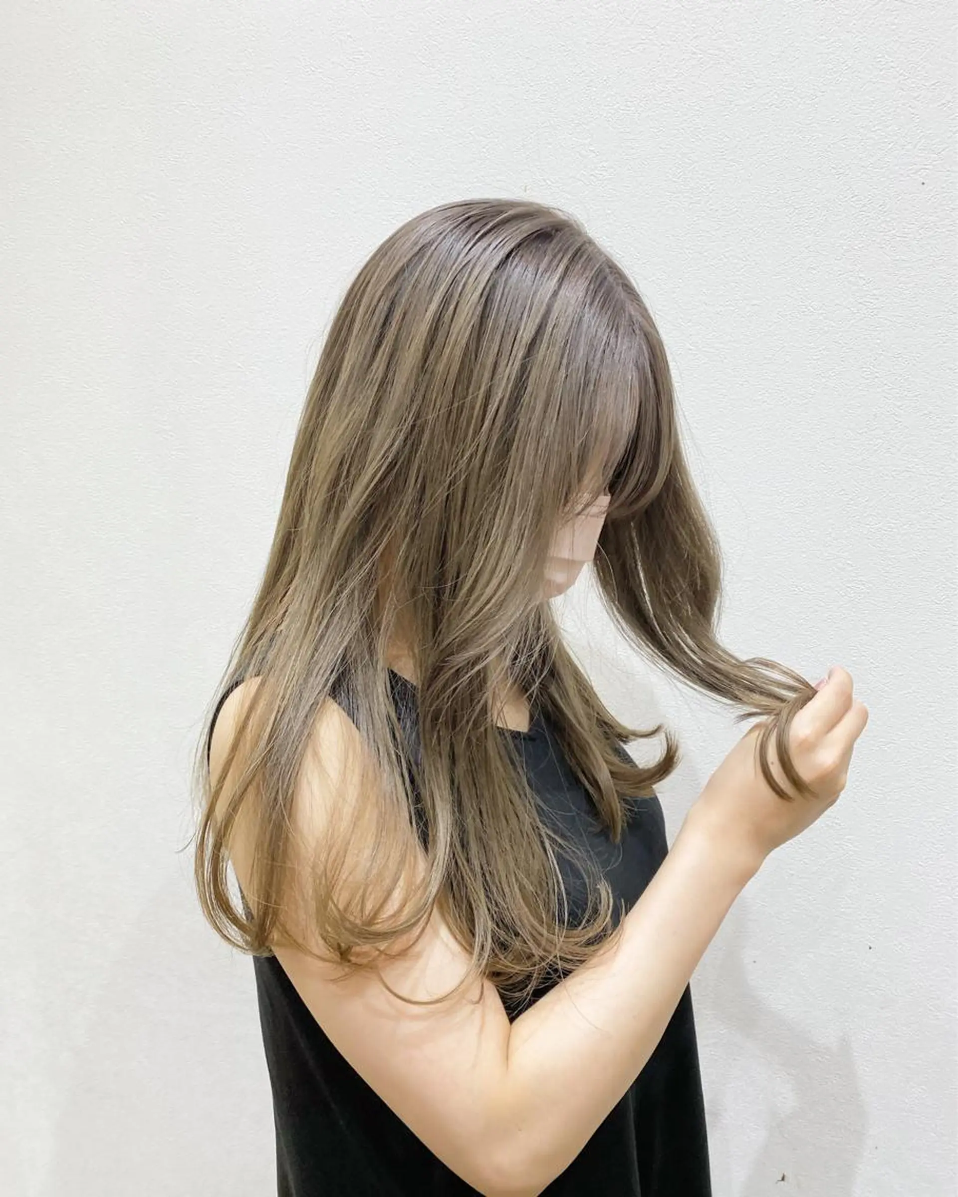 カラー ベージュカラー ブリーチ I'sland【アイランド】所属・NAKAHARA TSUKUSHIのヘアスタイル