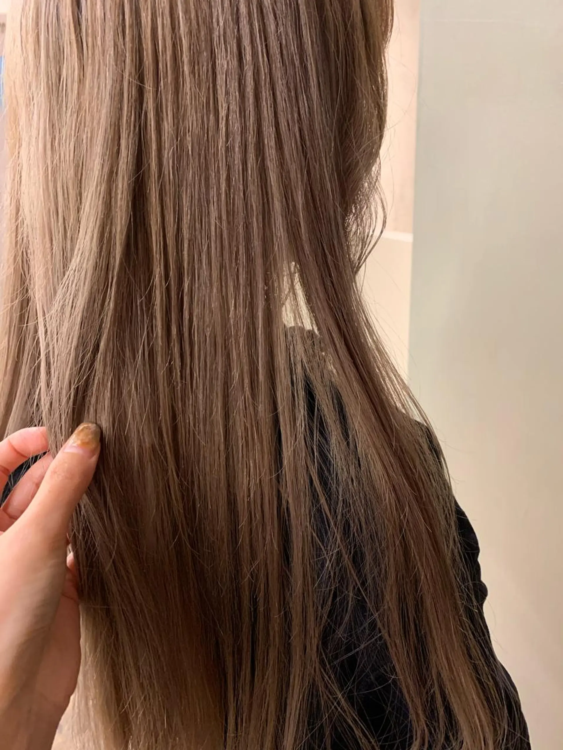 ロング カラー ベージュカラー ホワイトベージュ ヘアカラー yupi🐈⬛ レイヤー/パーマのヘアスタイル