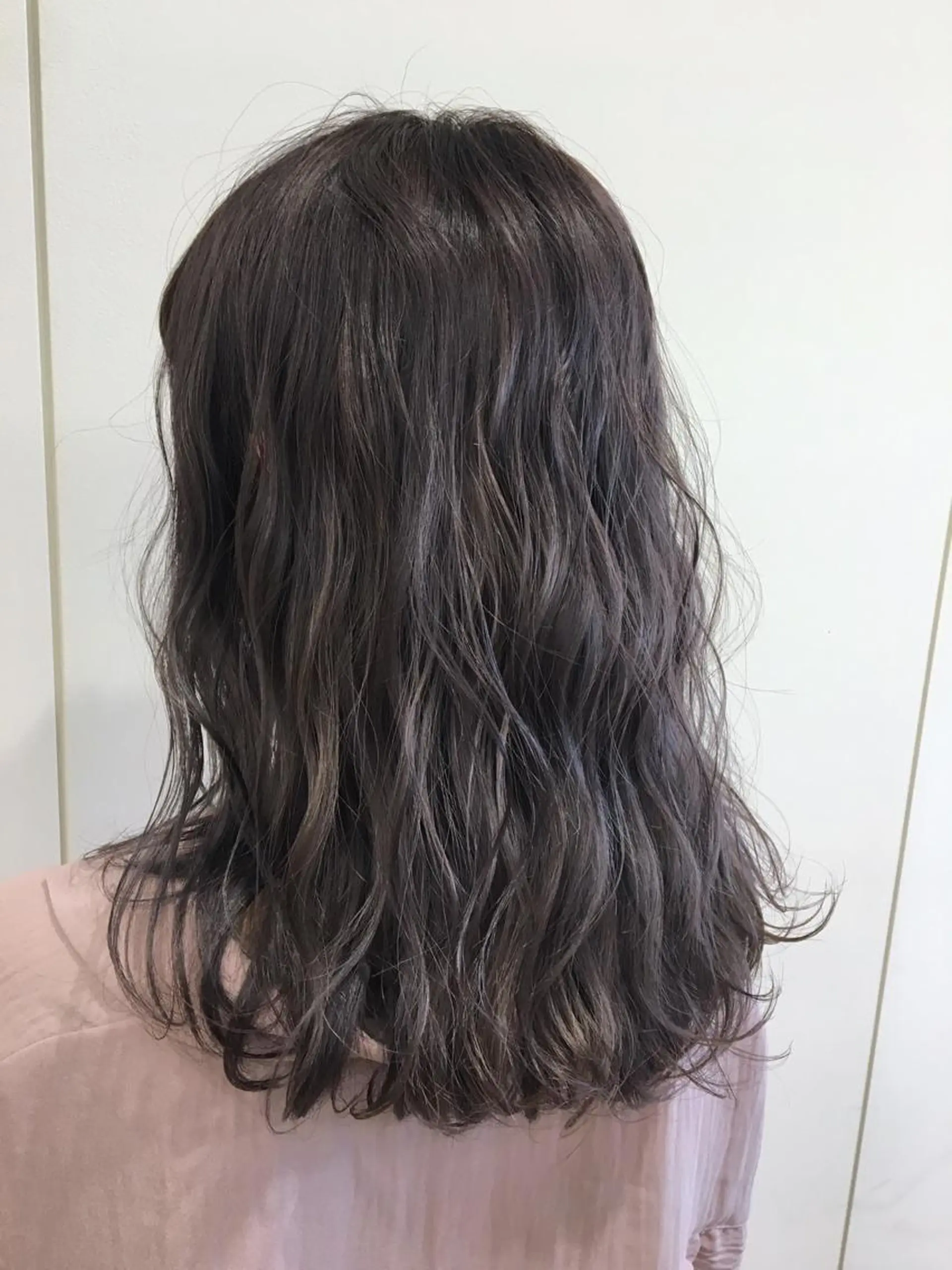 セミロング カラー ブリーチ ケアブリーチ 透明感カラー グレージュ ケアブリーチ 坪井佑樹のヘアスタイル
