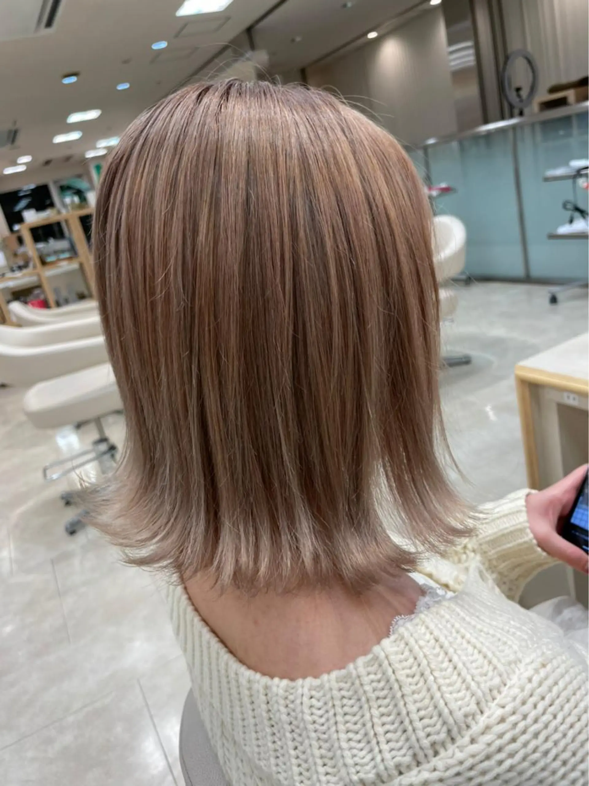 ミディアム カラー ベージュカラー ハイトーンカラー ミルクティーベージュ ヘッドスパ narumi🧸のヘアスタイル