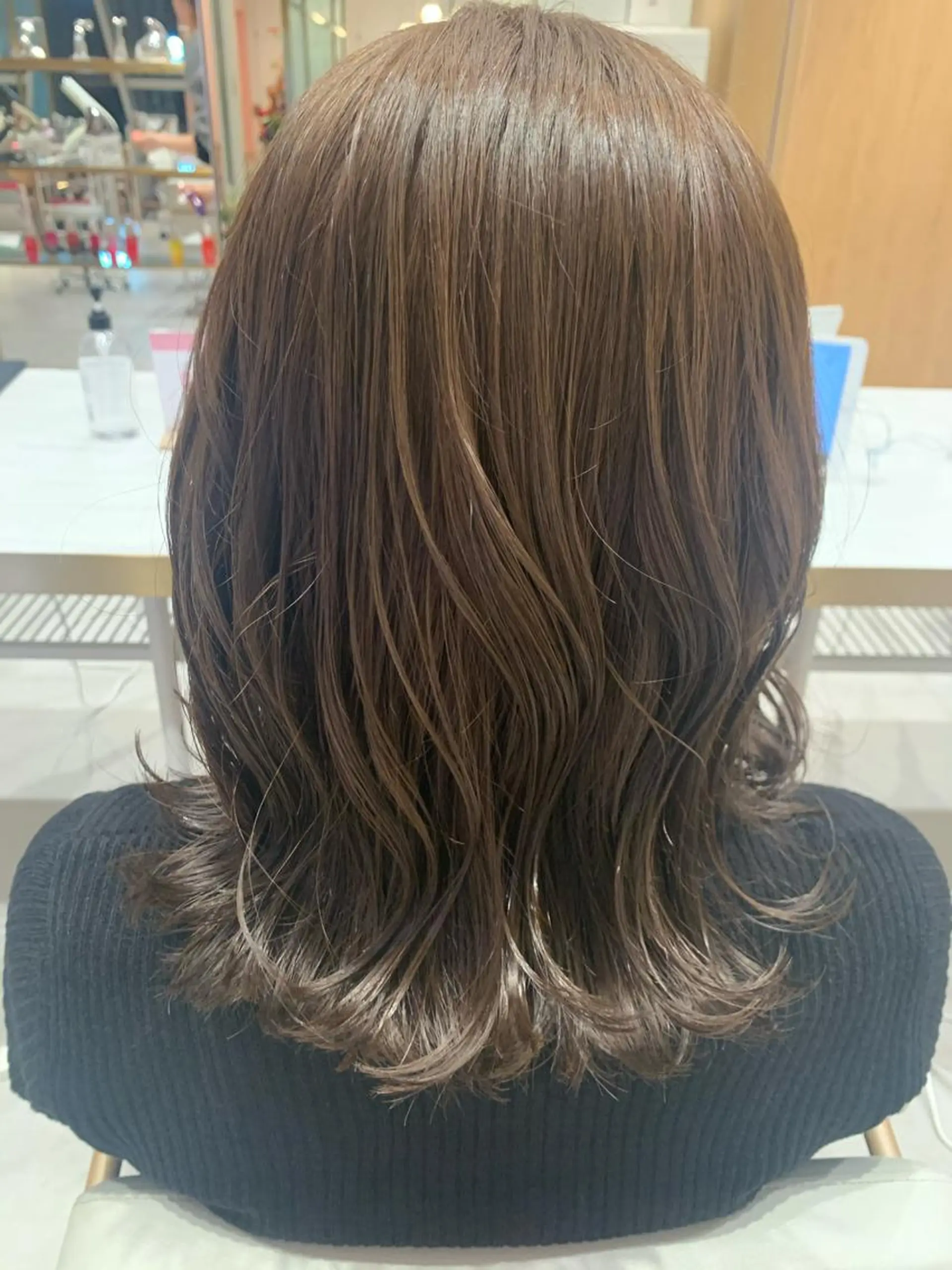 セミロング Toiro所属・🤎小顔レイヤー /ベージュ🤎友香のヘアスタイル