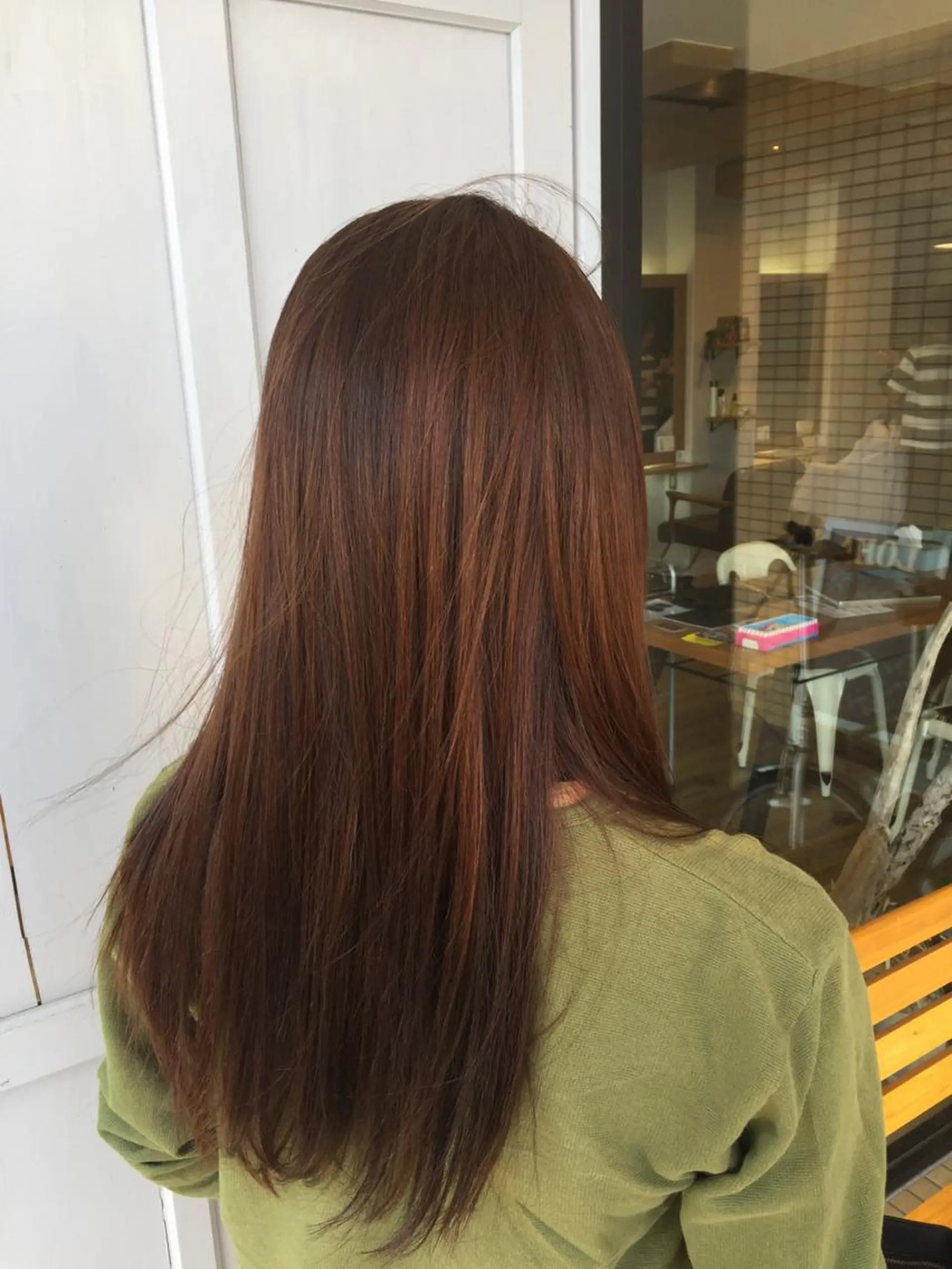 ロング ツキダテ ユイのヘアスタイル