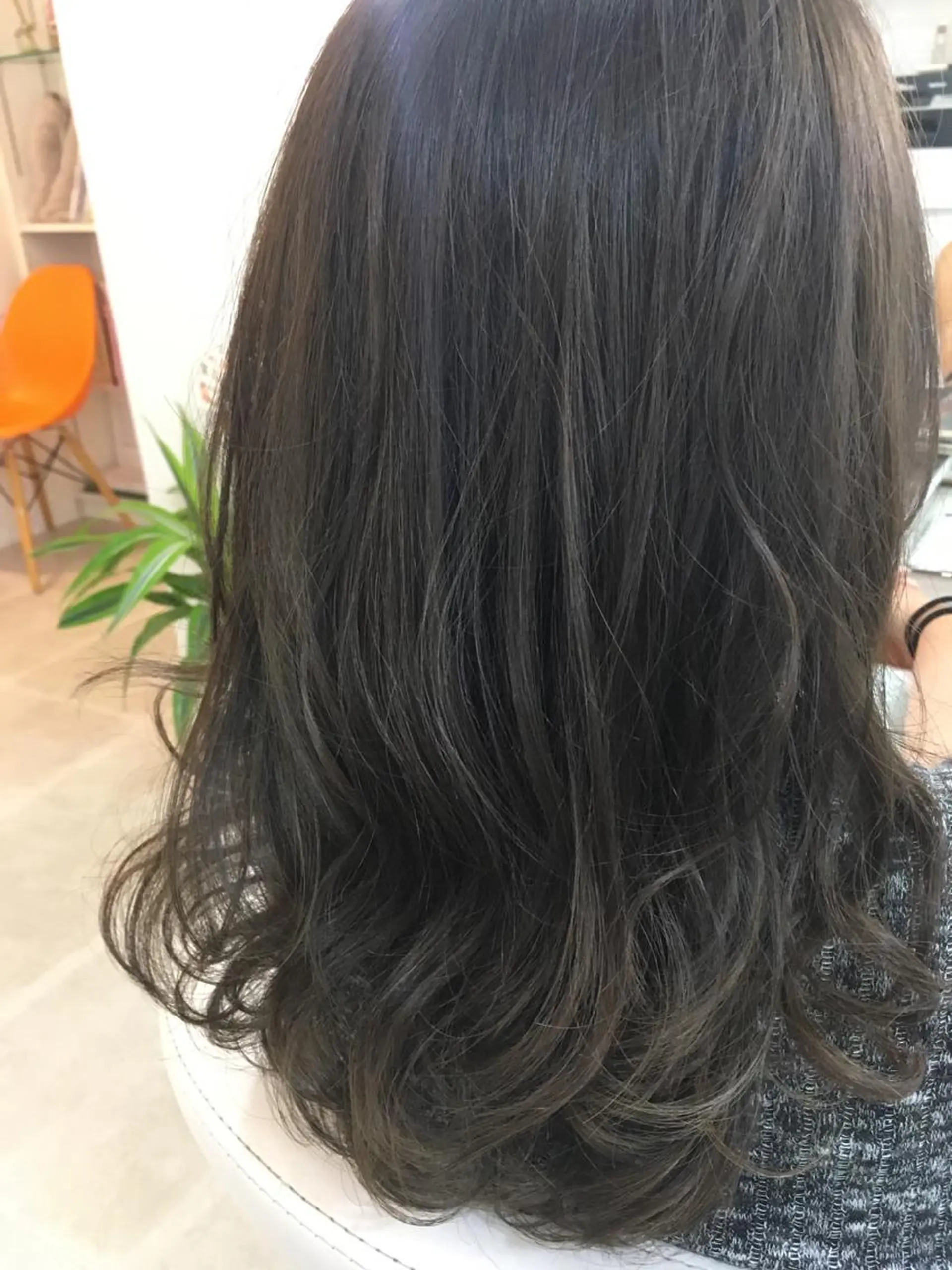 ミディアム セミロング カラー 髪質改善 中川　翔のヘアスタイル