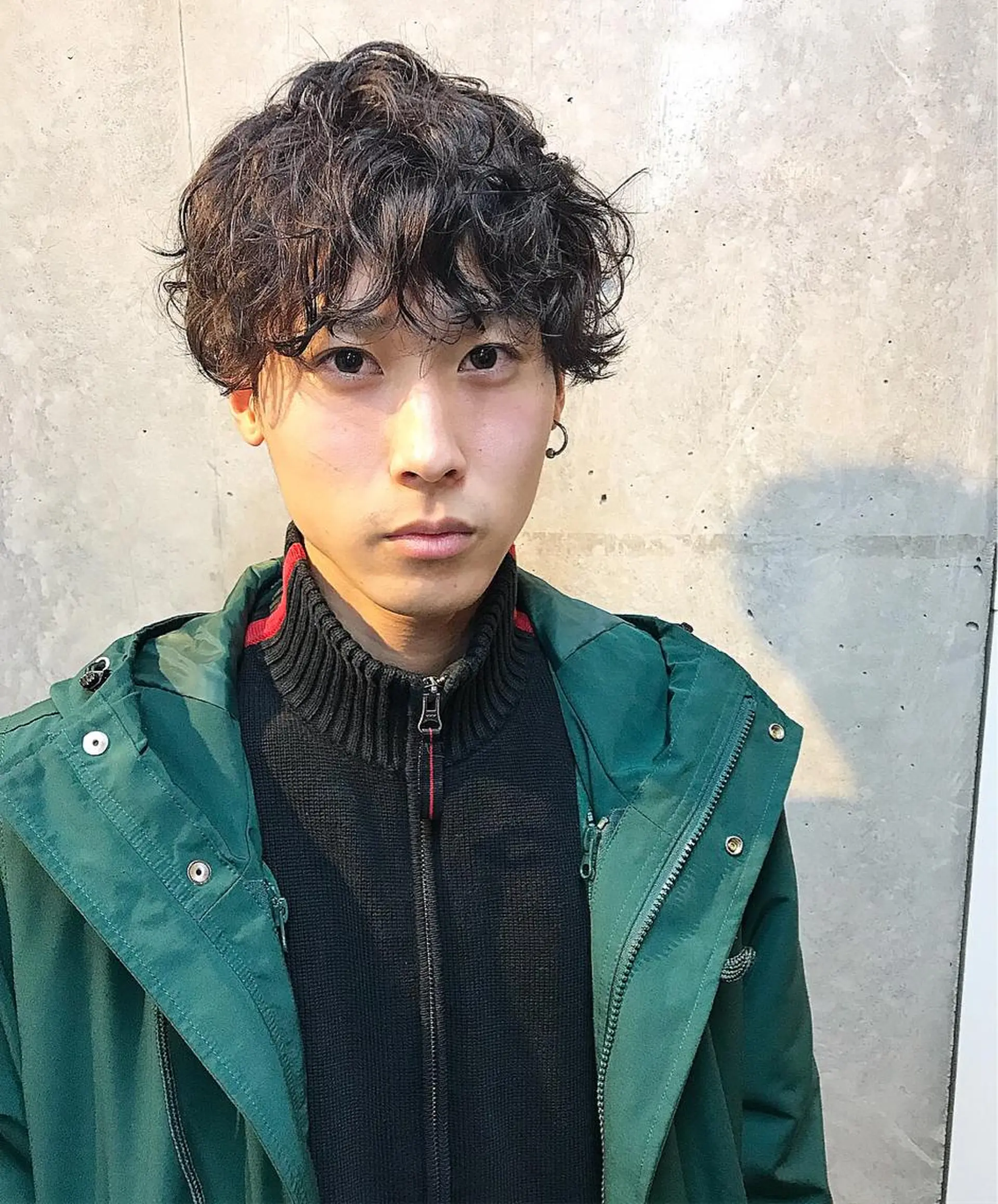 ショート パーマ メンズ 及川 光のヘアスタイル
