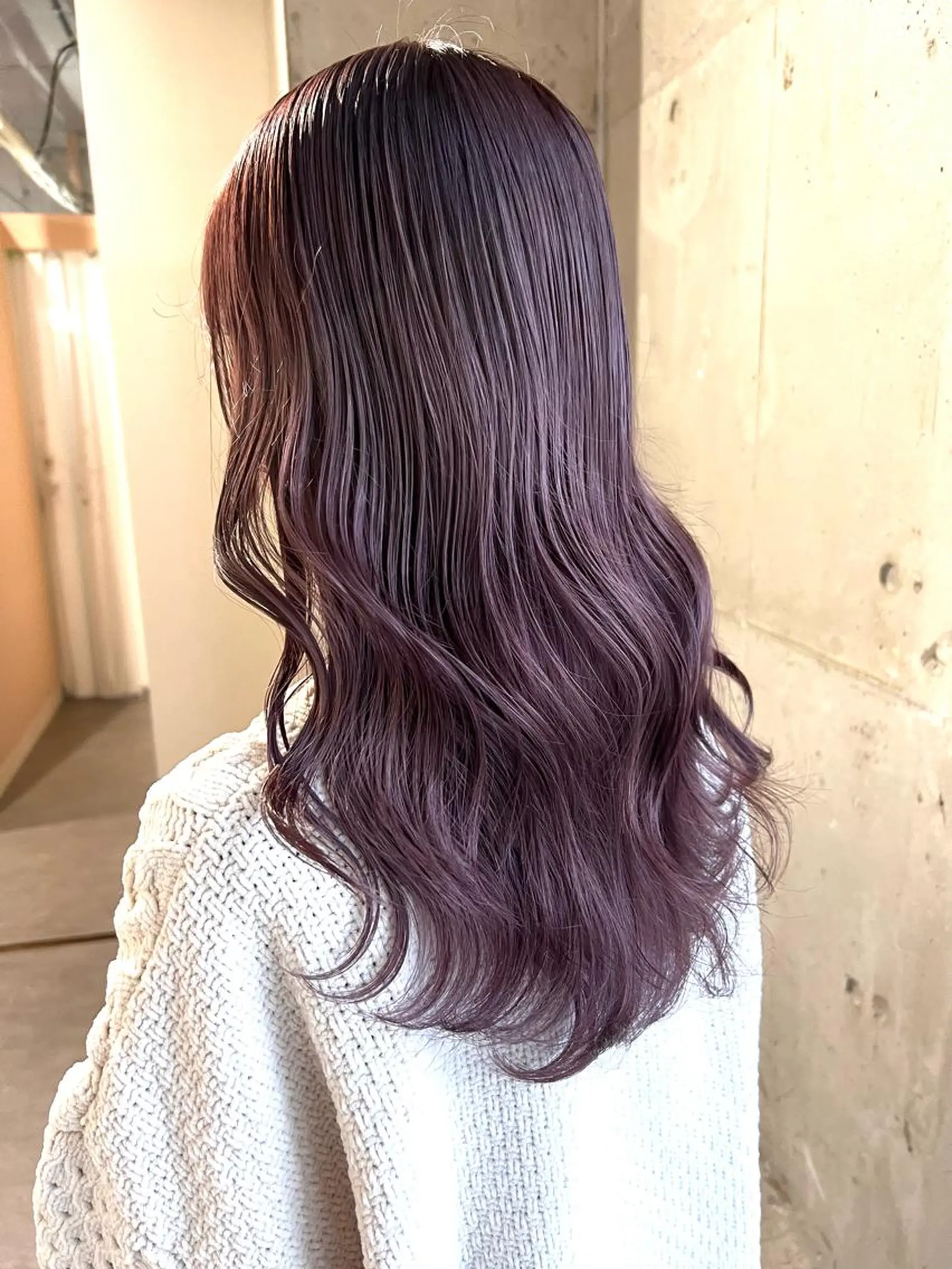 ロング カラー ヘアアレンジ ラベンダーカラー シルバー ヘアカラー lani ブリーチ /ダブルカラーのヘアスタイル