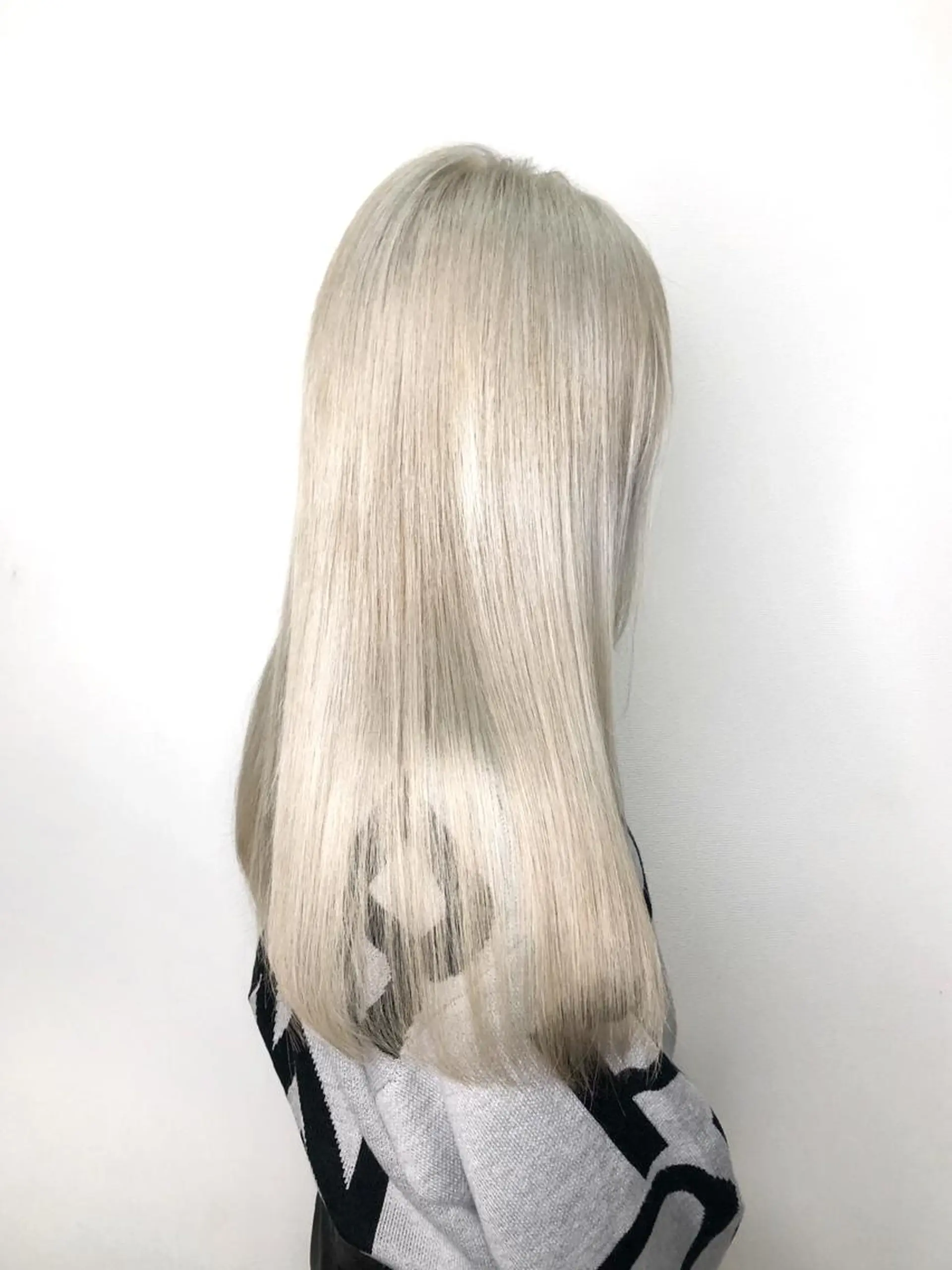 ロング カラー 服部 樹季のヘアスタイル