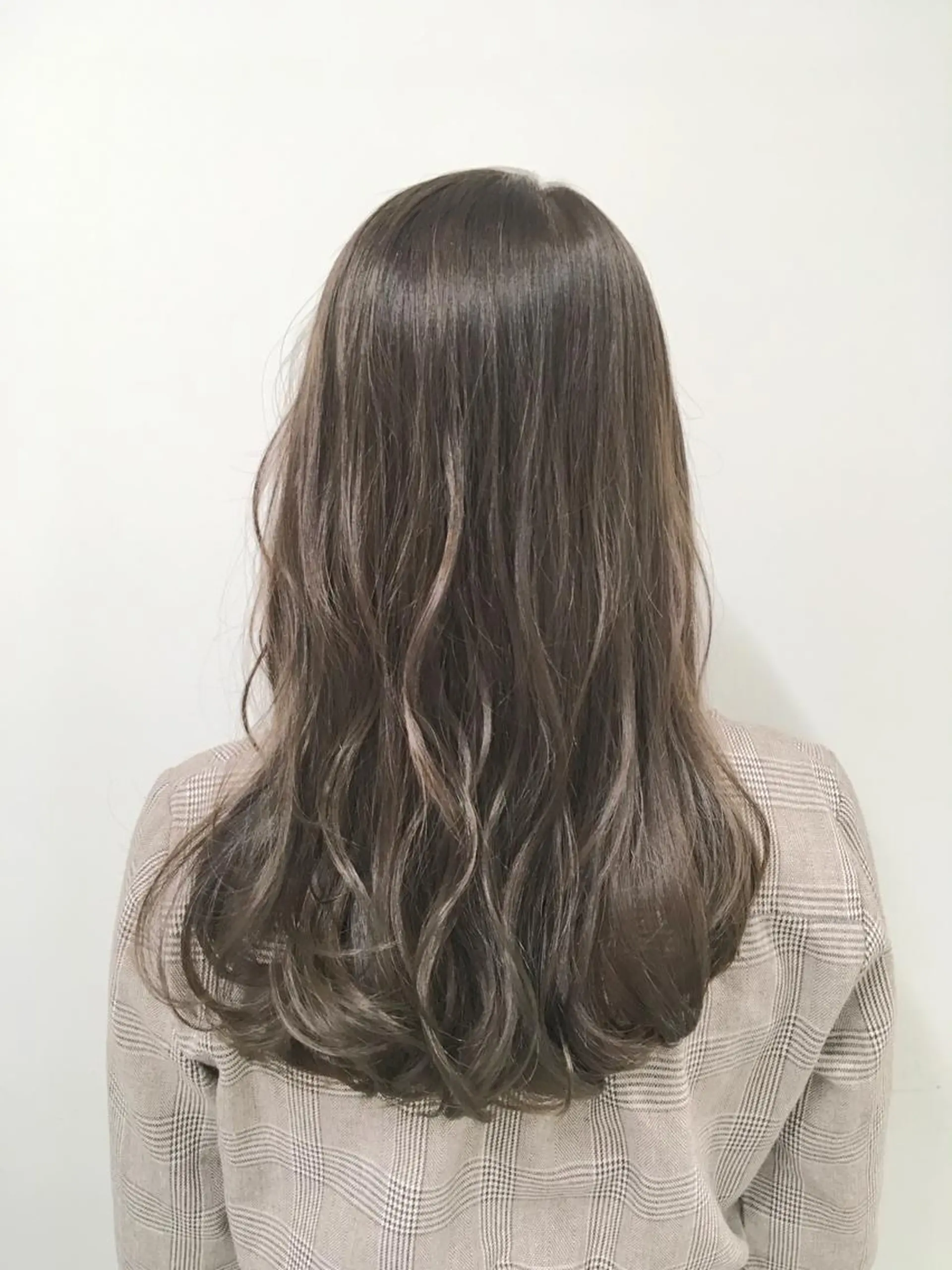 セミロング カラー ベージュカラー フォギーベージュ ヘアカラー トリートメント ヘアセット go today shaire salon 本店所属・yoshi ☆のヘアスタイル