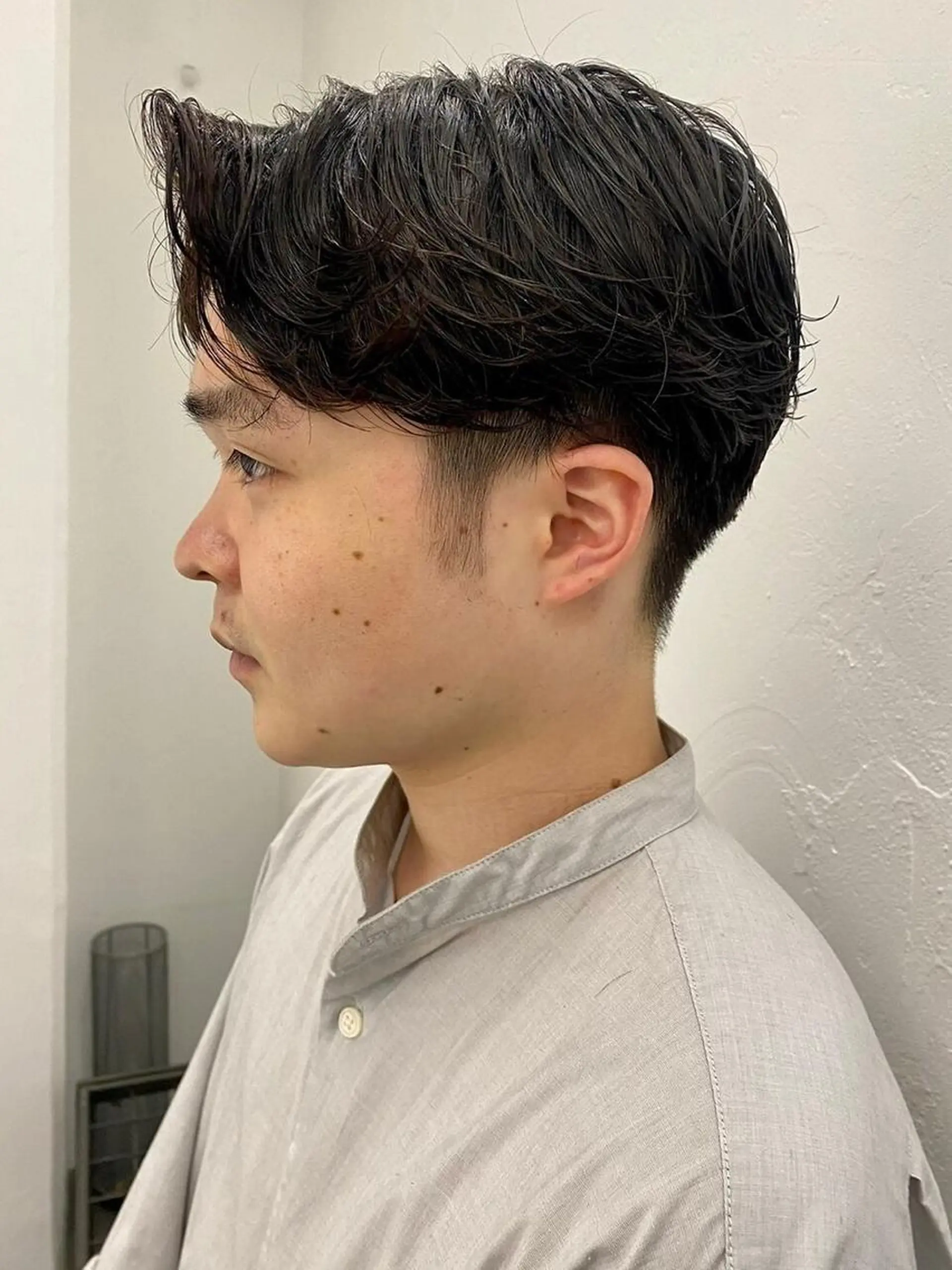 ショート カラー パーマ ヘアアレンジ メンズ メンズバレイヤージュ メンズブリーチ センターパート フェードカット メンズハイライト ハイトーン/レイヤー 🌸さくらのヘアスタイル