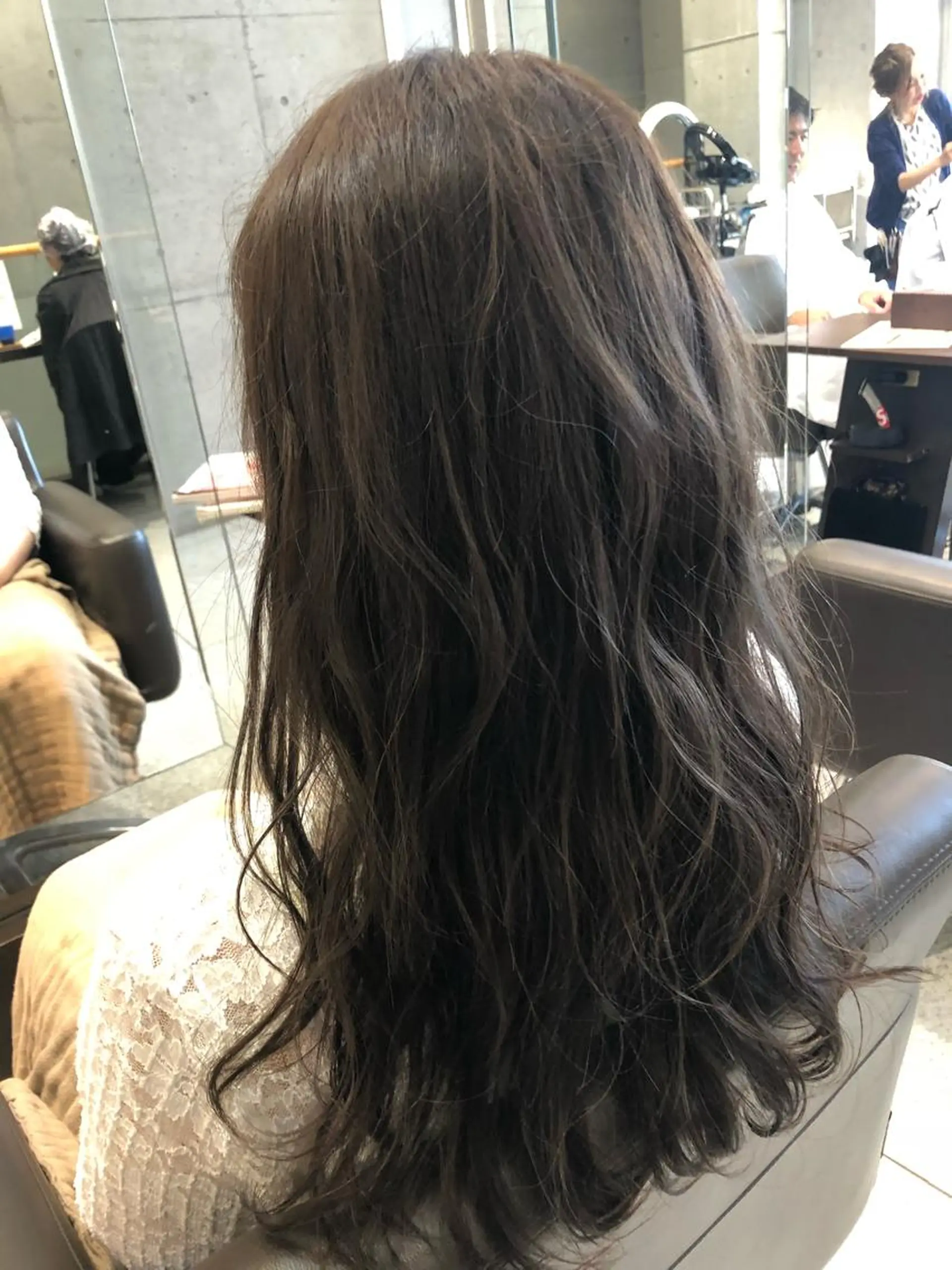 ロング カラー アッシュ アッシュグレー アッシュグレージュ グレージュ 大栗 佑也  髪質改善のヘアスタイル