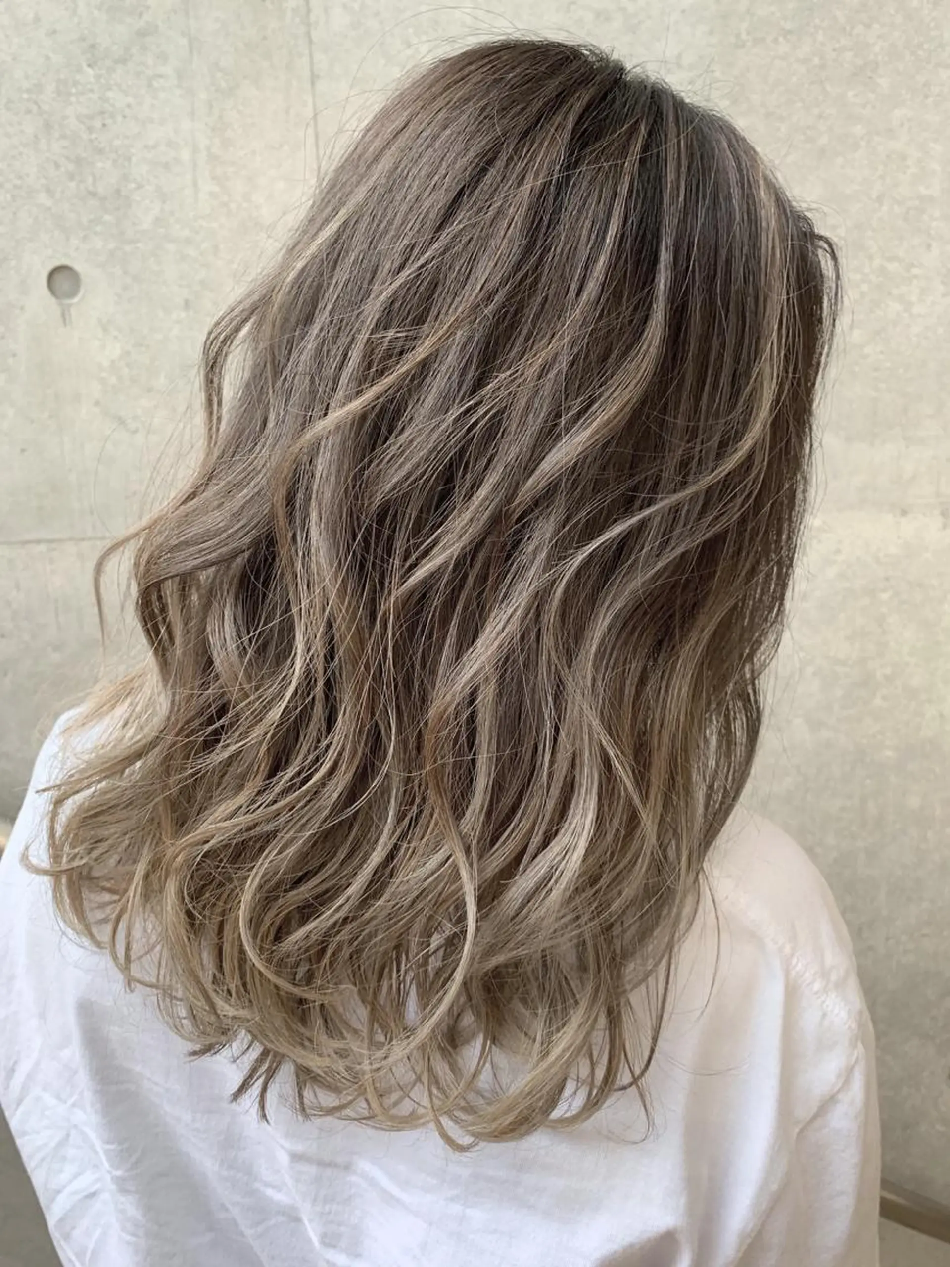 セミロング カラー box  mico. mutsumiのヘアスタイル