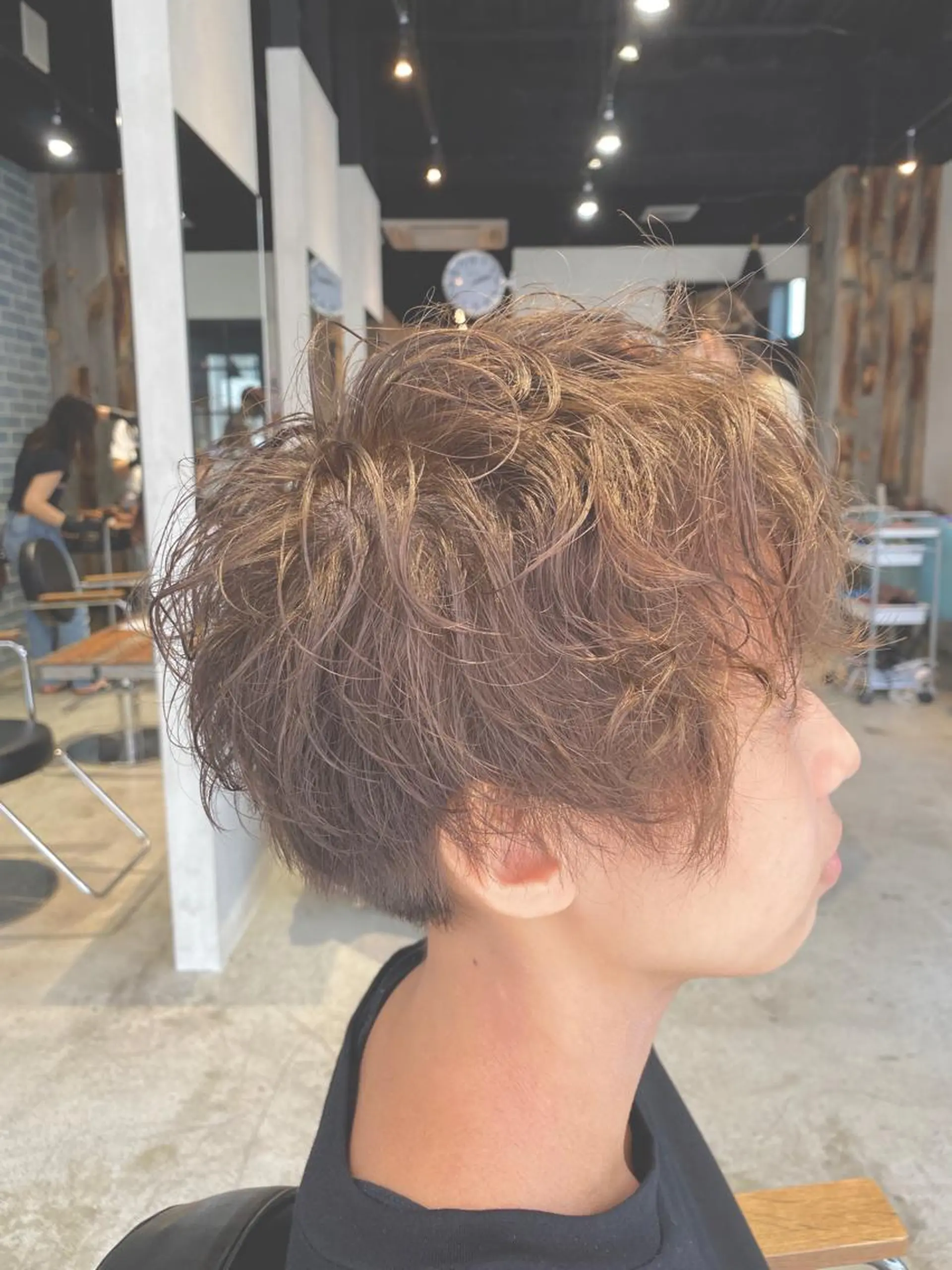 ショート カラー パーマ スパイラルパーマ レイヤーカット/前髪 顔まわり/大田哲也のヘアスタイル