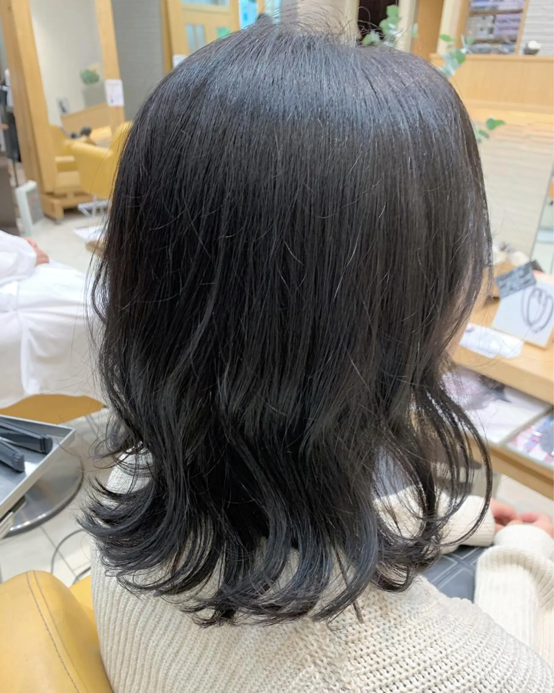 ミディアム カラー K. SUZUKAのヘアスタイル