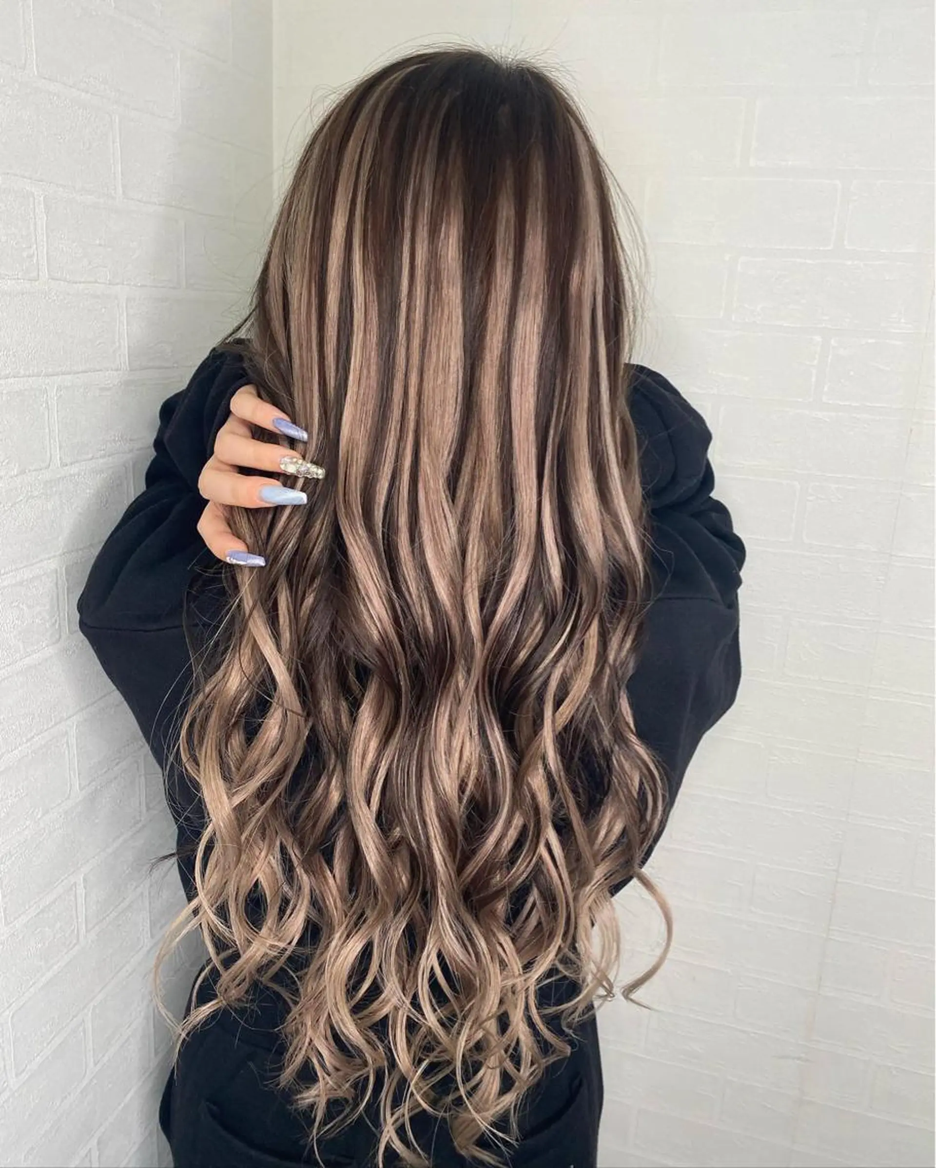 ロング カラー ブリーチカラー特化 U-topia小島のヘアスタイル