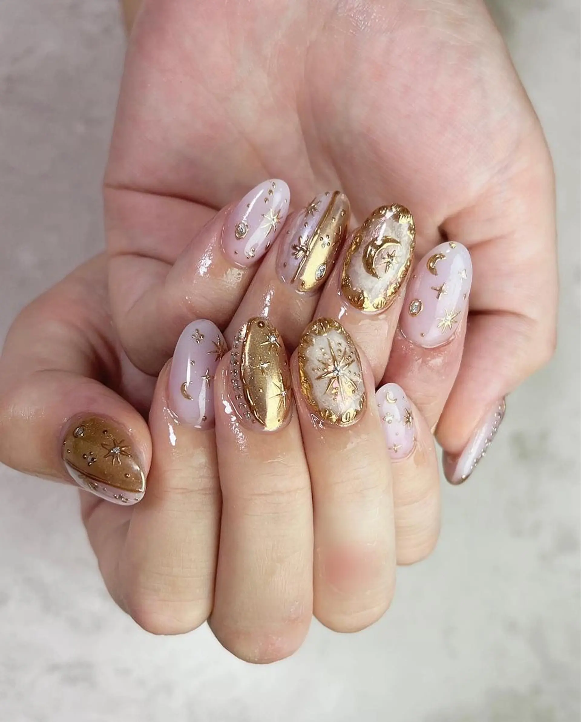 ネイル ピンク 夏ネイル ホワイト ハンドネイル ✾ NailRoom Latina🌻💓のネイルデザイン