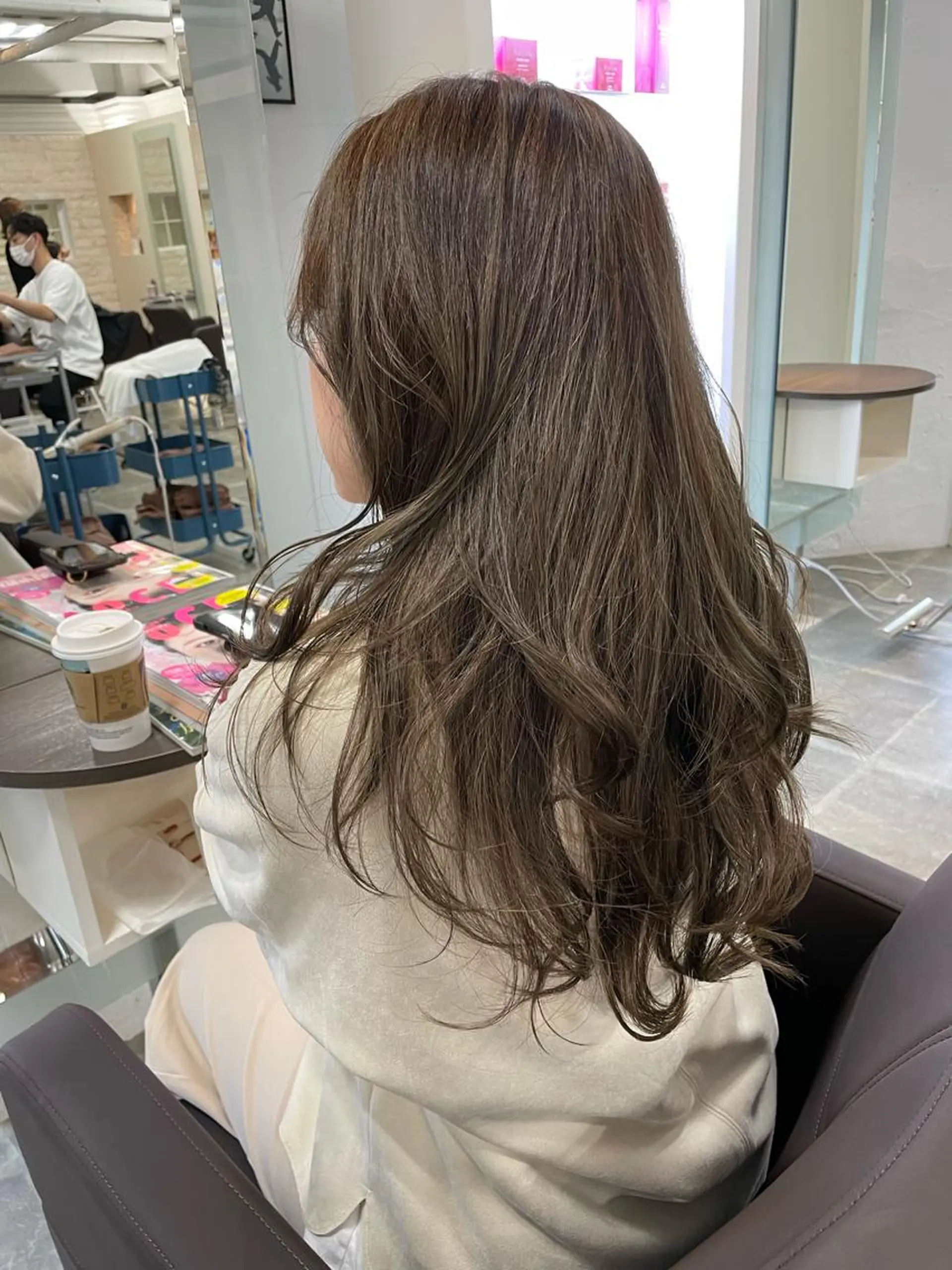 ロング カラー カット ヘアカラー トリートメント 平 ちひろのヘアスタイル