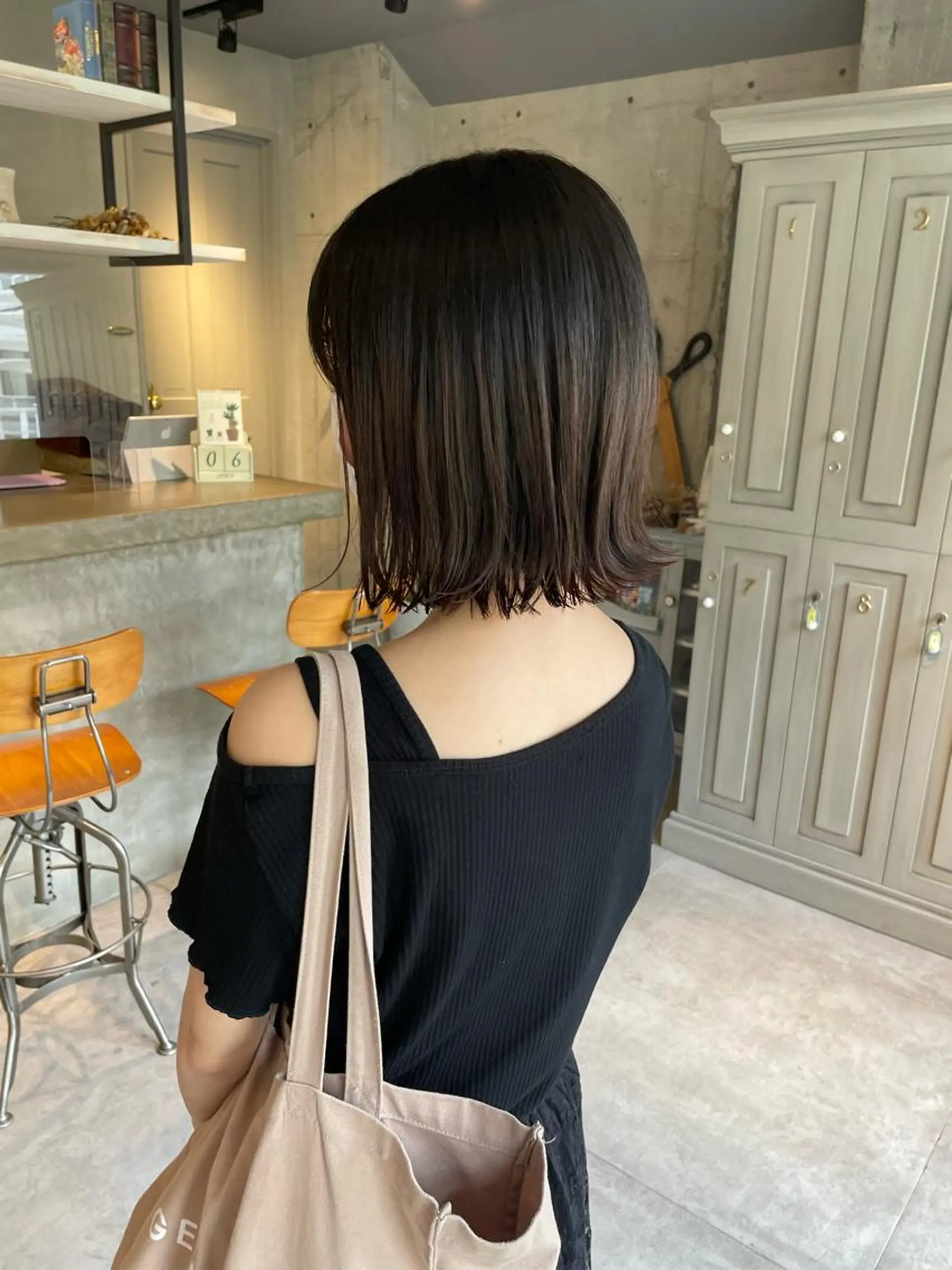 ミディアム カラー ボブ 外ハネヘア ボブ/ショート/ 縮毛矯正/岸本恭明のヘアスタイル