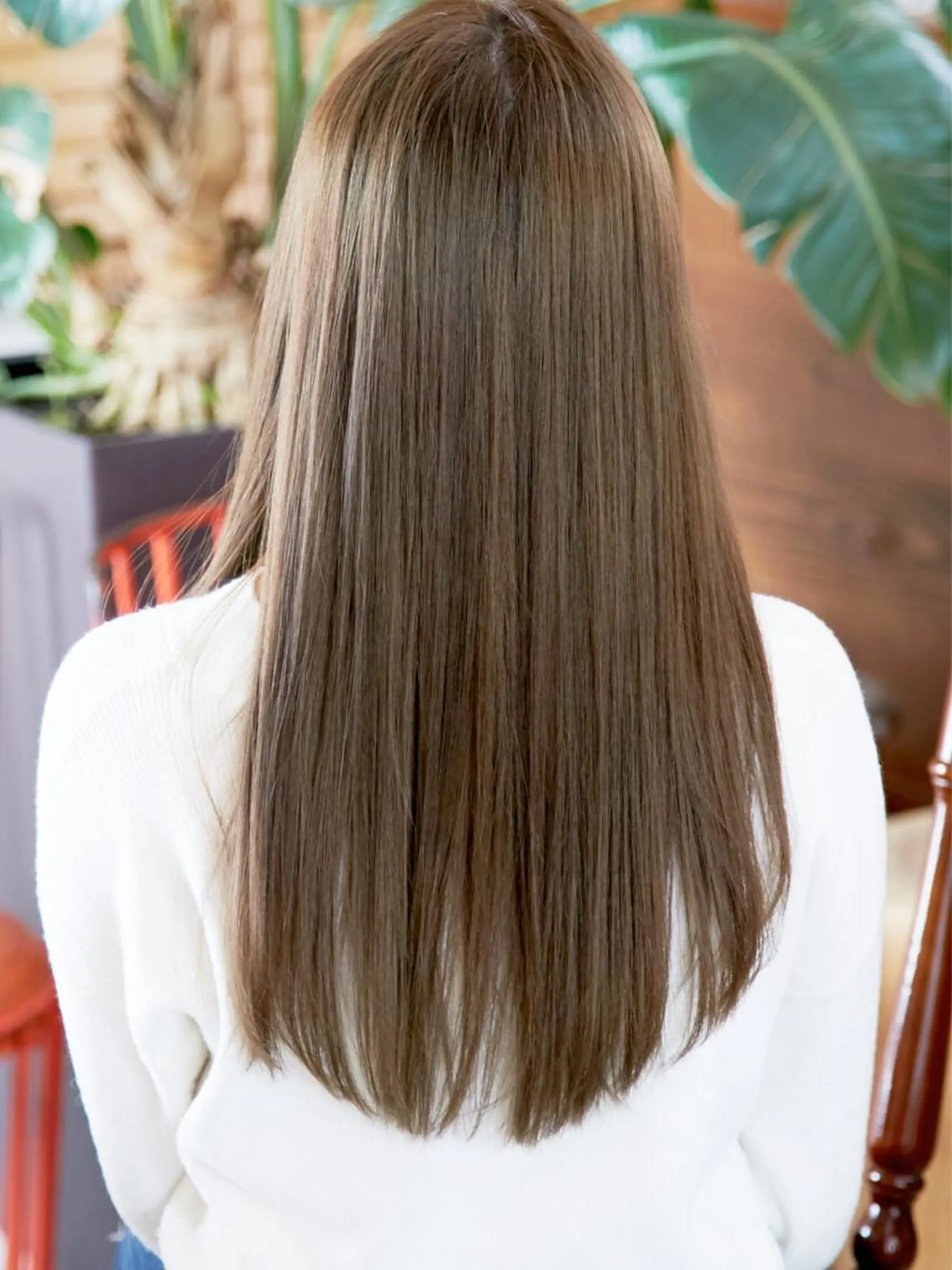 ミディアム セミロング ロング カラー グレージュ ヤナ マネージャーのヘアスタイル