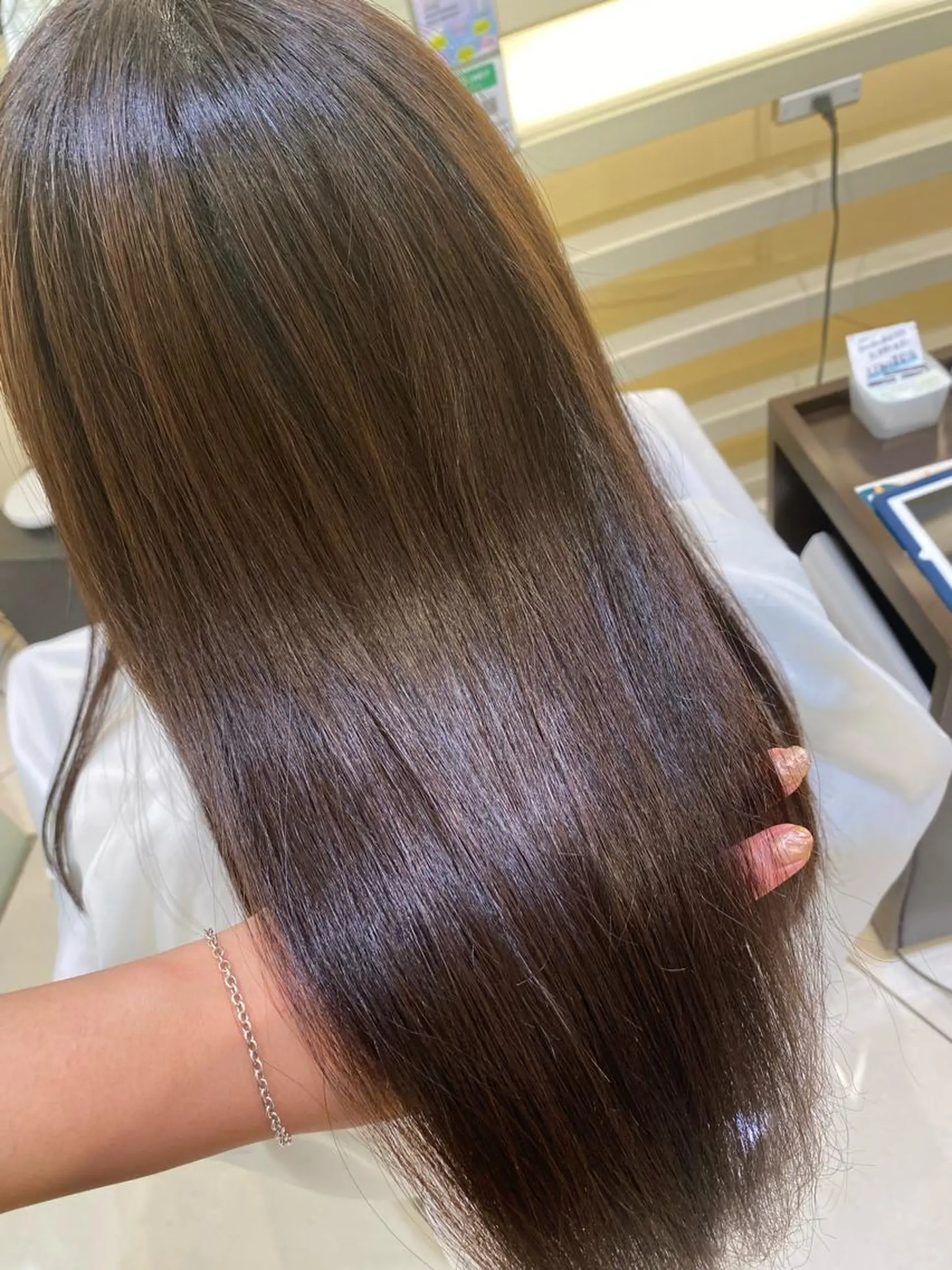 セミロング カラー ヘアカラー トリートメント レイヤーカット/ ハイライト　千咲季のヘアスタイル