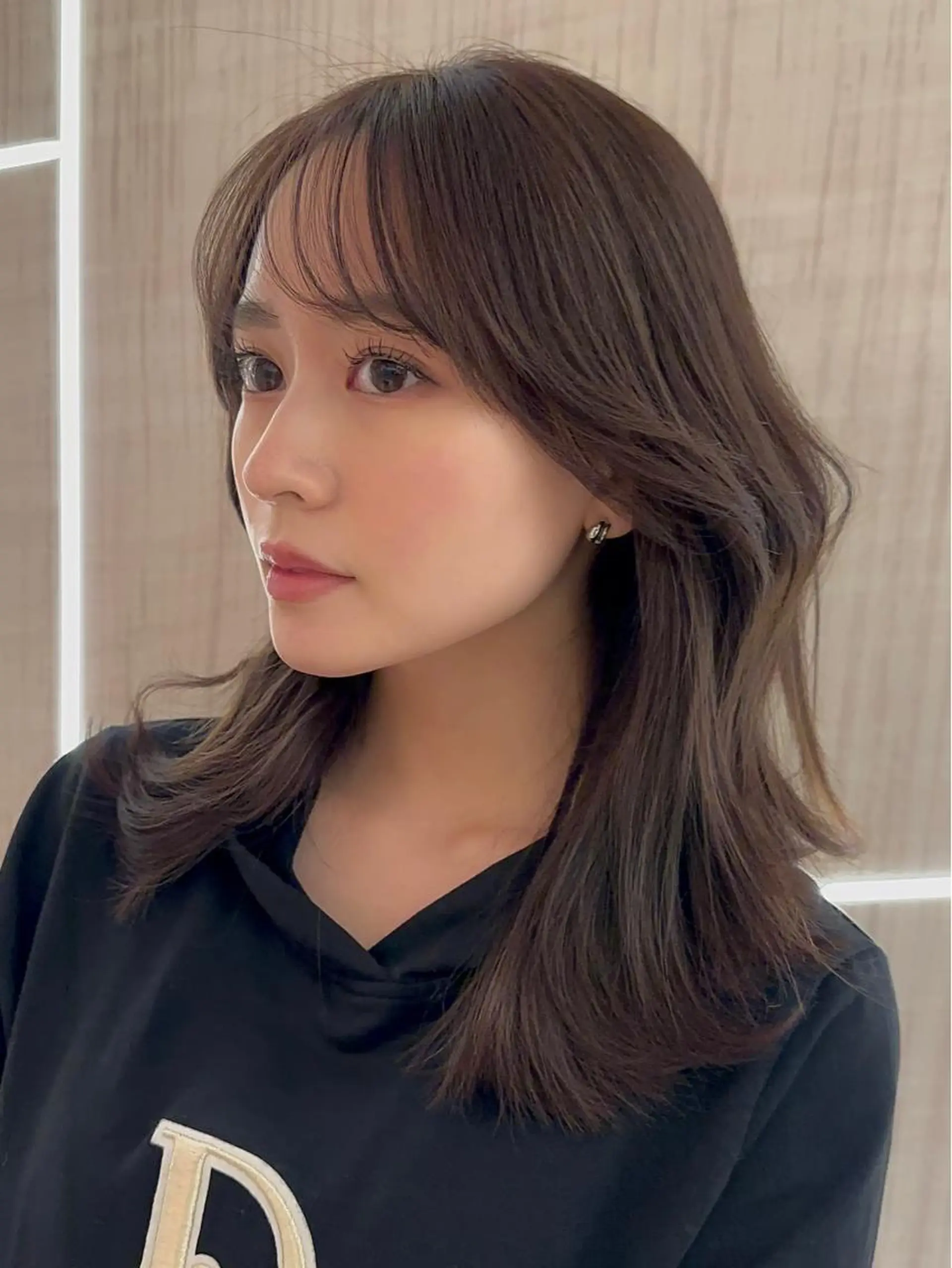 ミディアム カラー エギョモリ 顔まわりレイヤー 顔周りカット ヨシンモリ 韓国風ヘア カット トリートメント 顔周り特化/韓国ヘア /レイヤー/吉野幸大のヘアスタイル