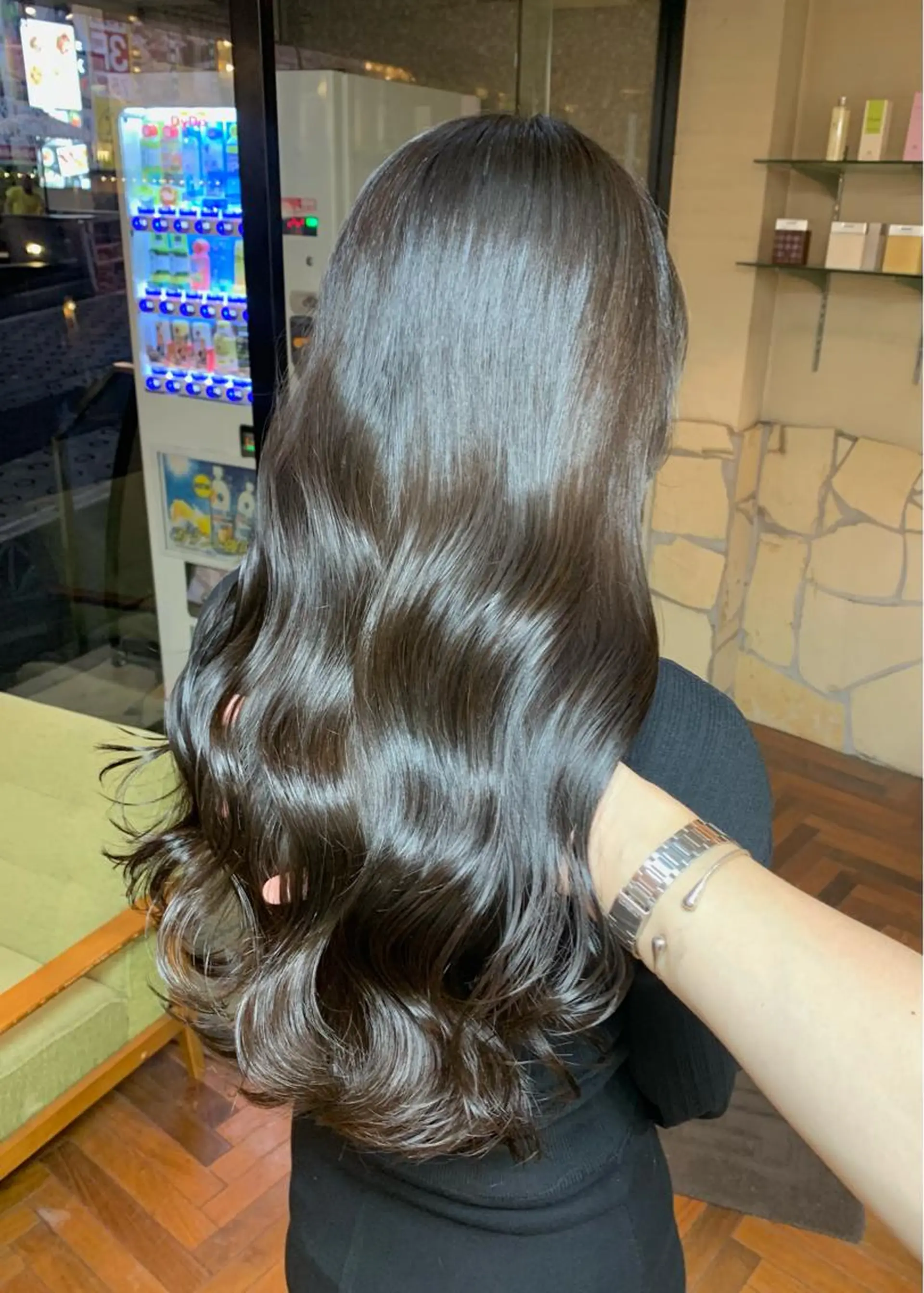 セミロング カラー ベージュカラー ブリーチ ブリーチなしカラー オリーブベージュ 矢野 晃平のヘアスタイル