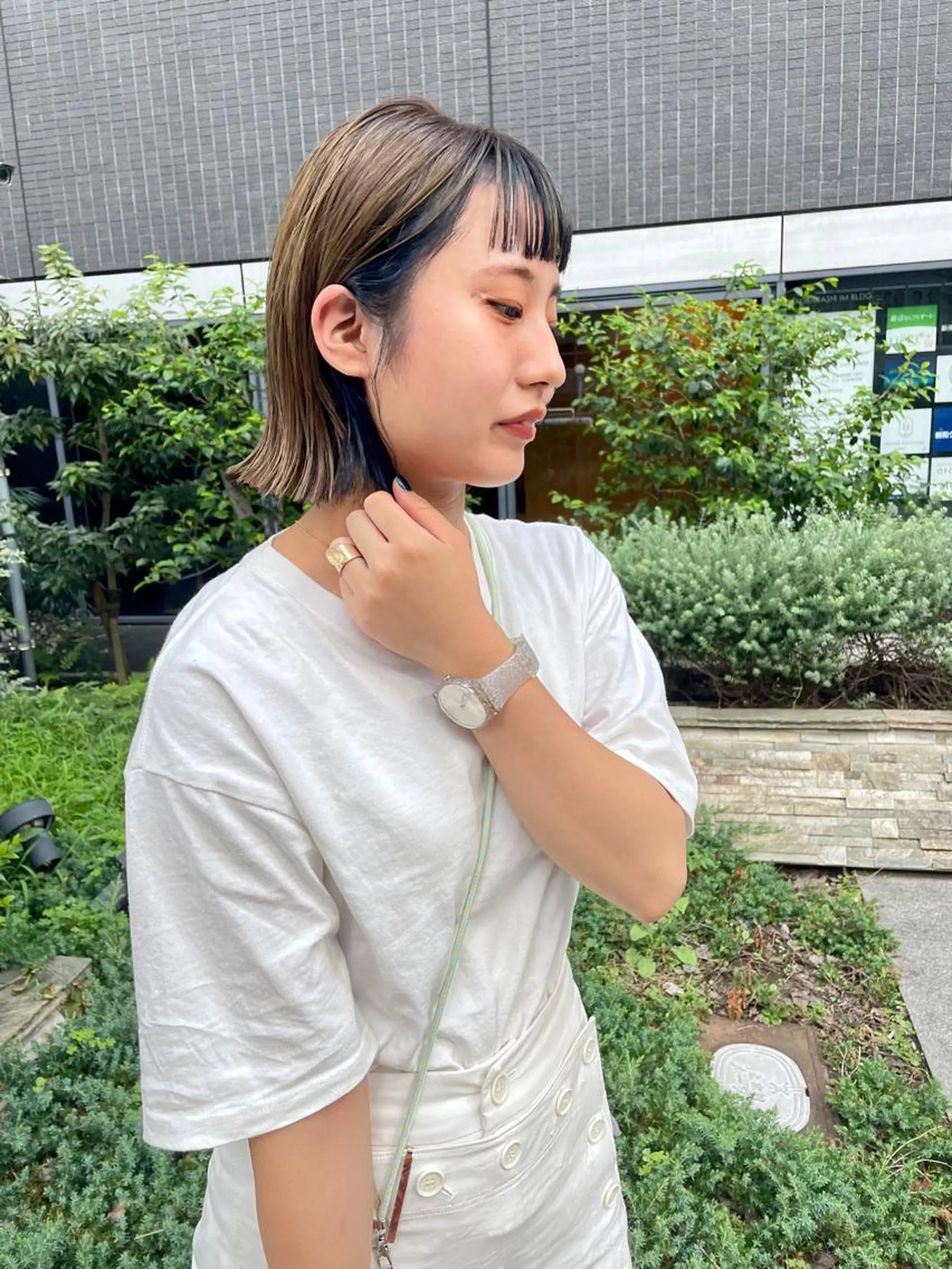 ミディアム カラー パーマ ヘアアレンジ メンズ キッズ ネイル マツエク・マツパ アイブロウ メンズインナーカラー インナーカラー 眉カラー カット ヘアカラー トリートメント tatsumi/ボブ ウルフ/レイヤーのヘアスタイル