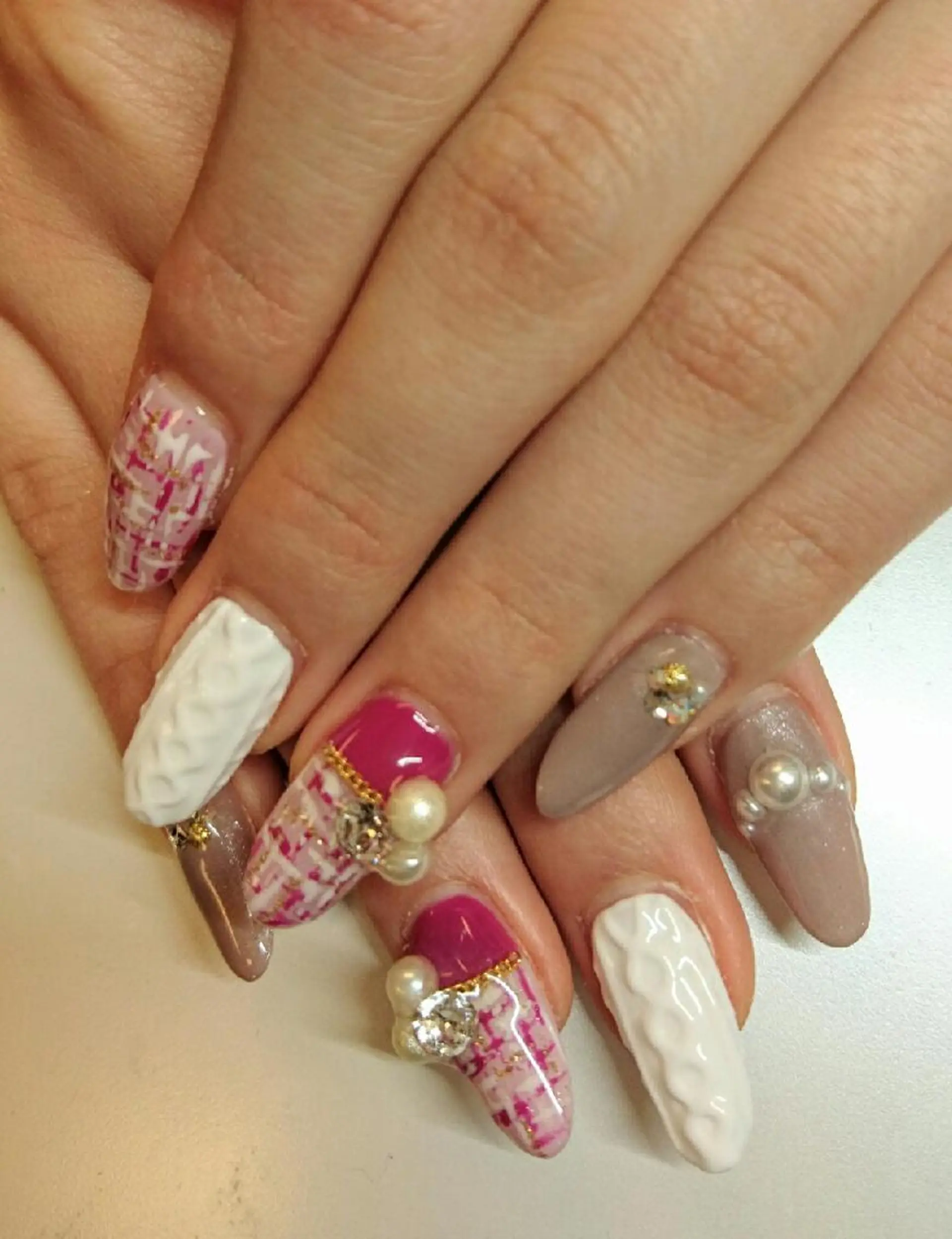 ネイル ストーンネイル ツイードネイル 三上 恵美のマツエク・マツパデザイン